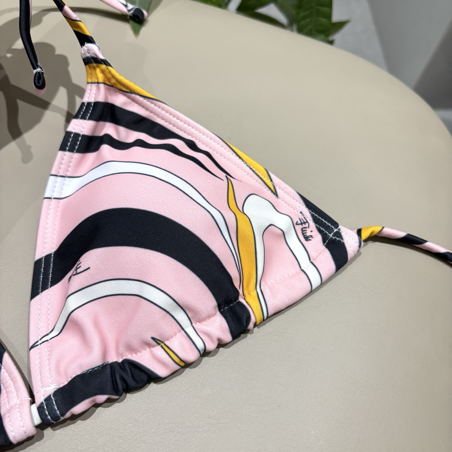 潮牌PUCCI专柜新款比基尼泳衣😍🥰适合多种场景的游泳衣🏊‍♀️海边 游泳池 温泉 水上乐园 漂流都可以