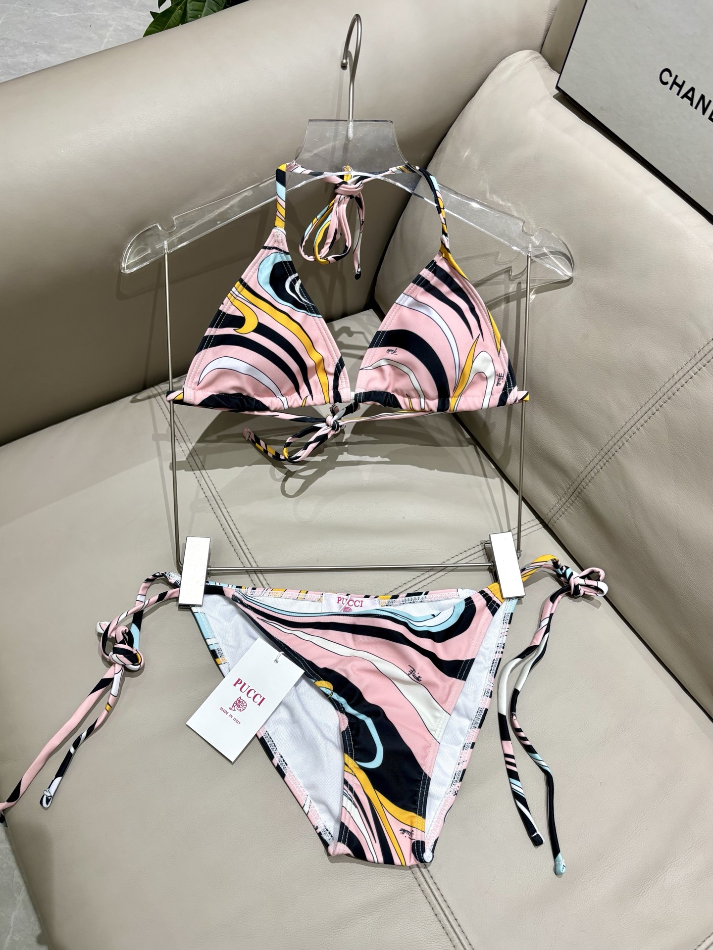 潮牌PUCCI专柜新款比基尼泳衣😍🥰适合多种场景的游泳衣🏊‍♀️海边 游泳池 温泉 水上乐园 漂流都可以