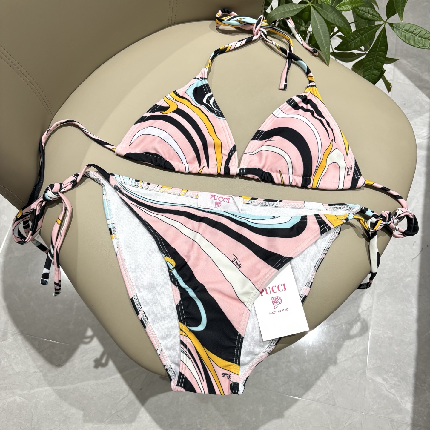 潮牌PUCCI专柜新款比基尼泳衣😍🥰适合多种场景的游泳衣🏊‍♀️海边 游泳池 温泉 水上乐园 漂流都可以