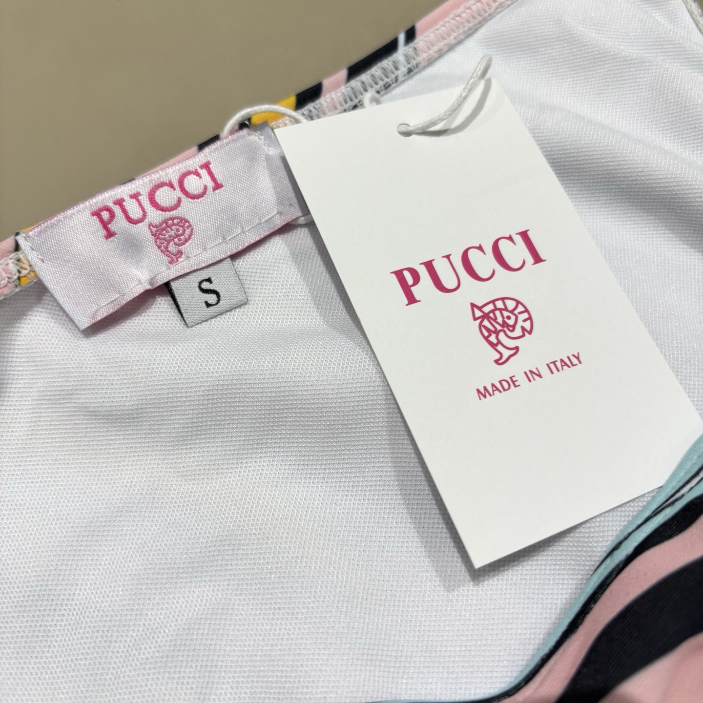 潮牌PUCCI专柜新款比基尼泳衣😍🥰适合多种场景的游泳衣🏊‍♀️海边 游泳池 温泉 水上乐园 漂流都可以