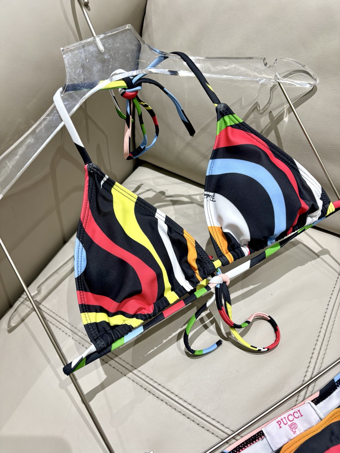 潮牌PUCCI专柜新款比基尼泳衣😍🥰适合多种场景的游泳衣🏊‍♀️海边 游泳池 温泉 水上乐园 漂流都可以