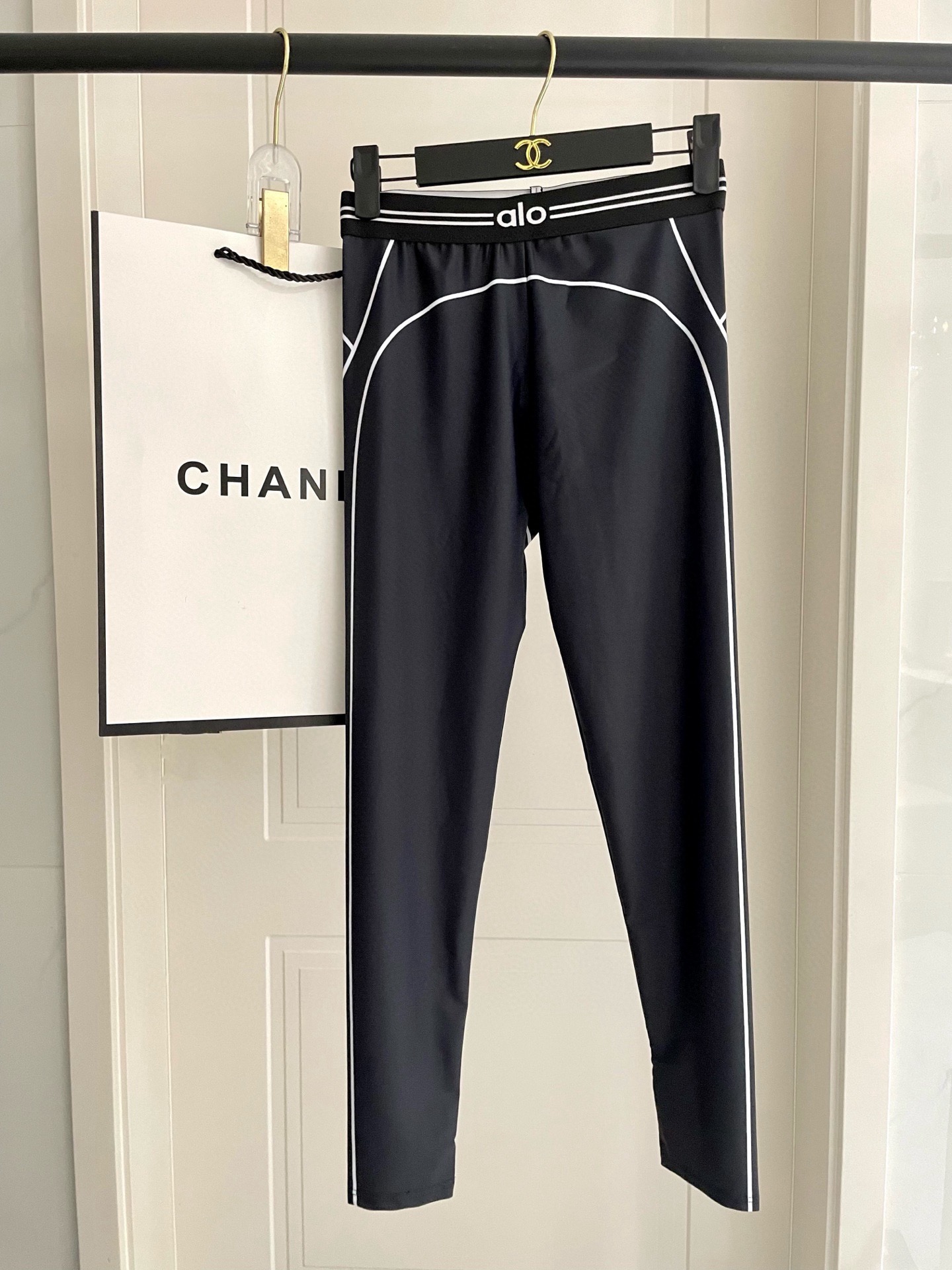 alo新款高弹力健身长款瑜伽服运动套装~小背心➕修身提臀显瘦打底裤S M L Xl