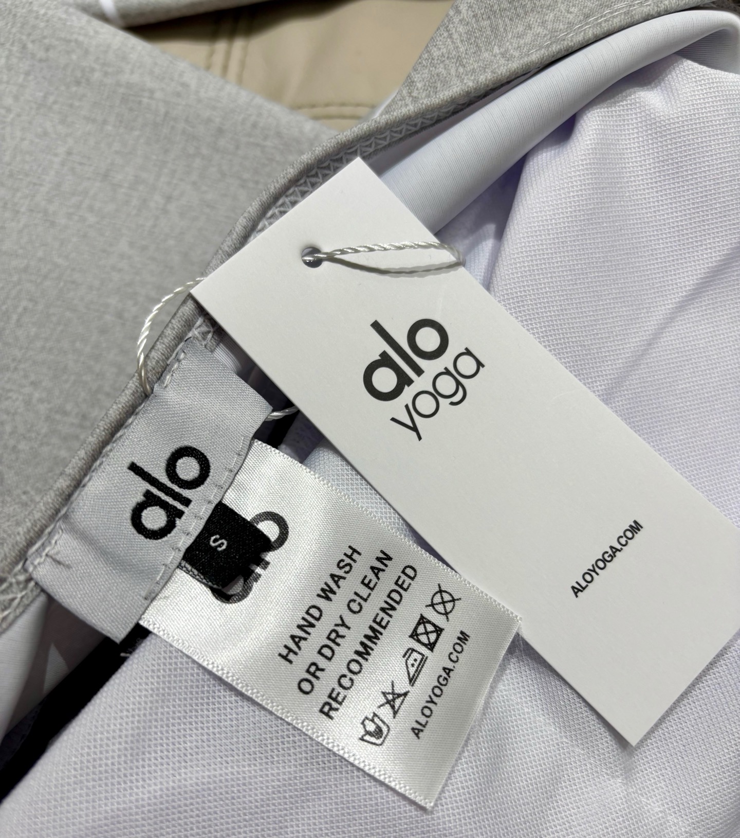 alo新款高弹力健身长款瑜伽服运动套装~小背心➕修身提臀显瘦打底裤S M L Xl