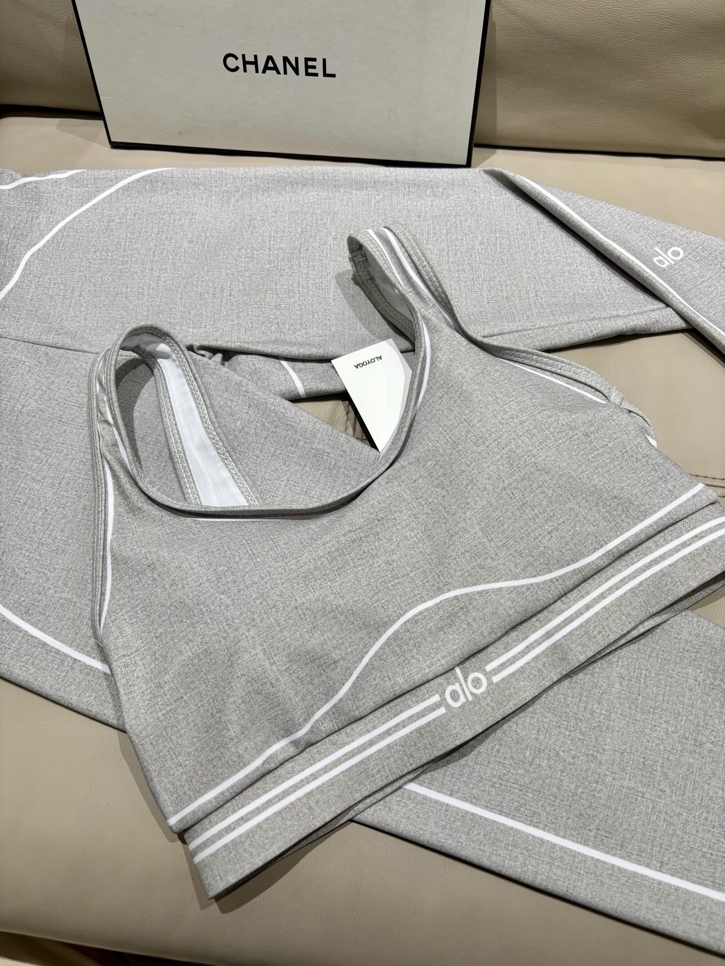 alo新款高弹力健身长款瑜伽服运动套装~小背心➕修身提臀显瘦打底裤S M L Xl