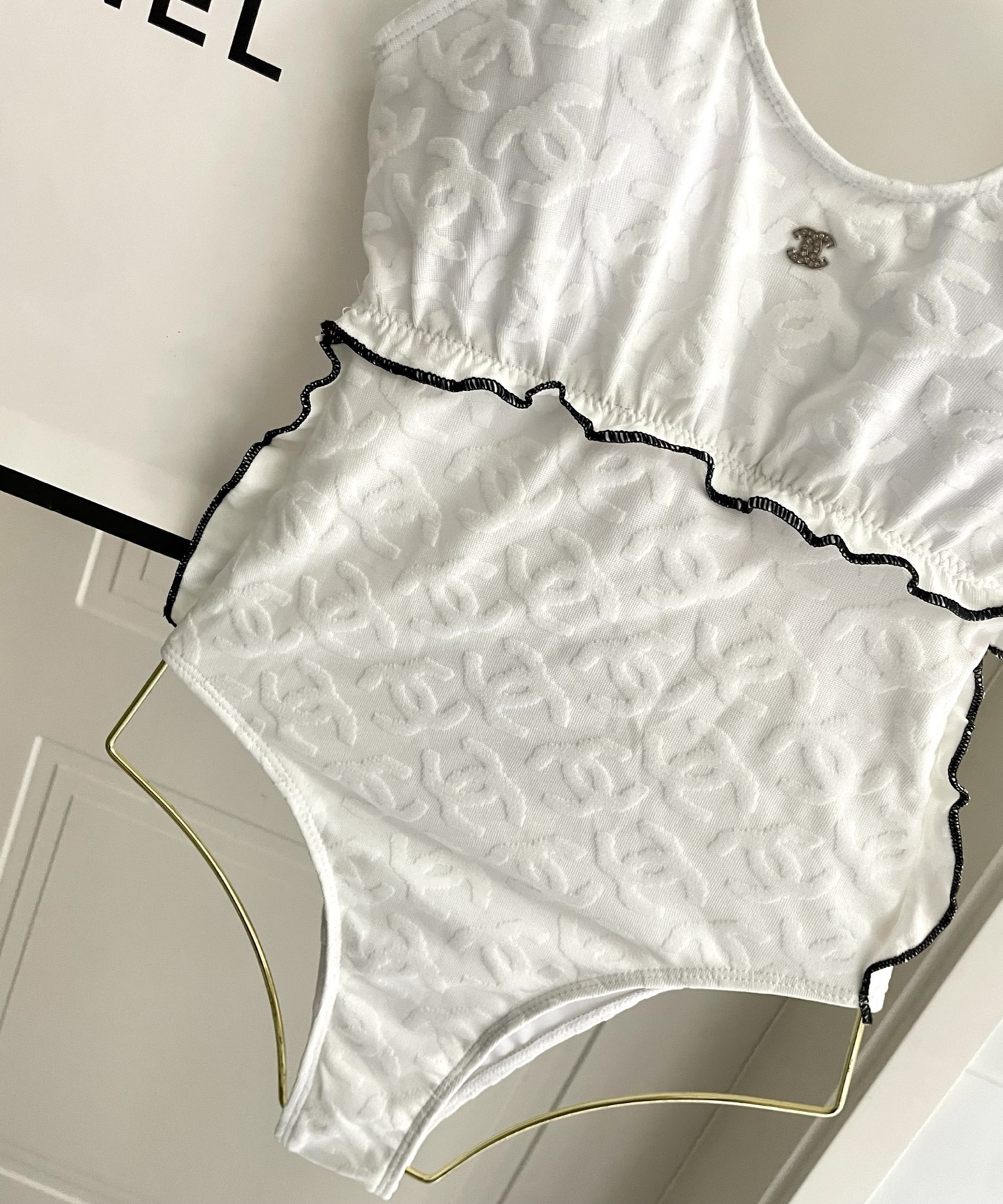 Chanel新款提花连体体式泳衣👙❤️😍🥰适合多种场景的游泳衣🏊‍♀️海边 游泳池 温泉 水上乐园 漂流