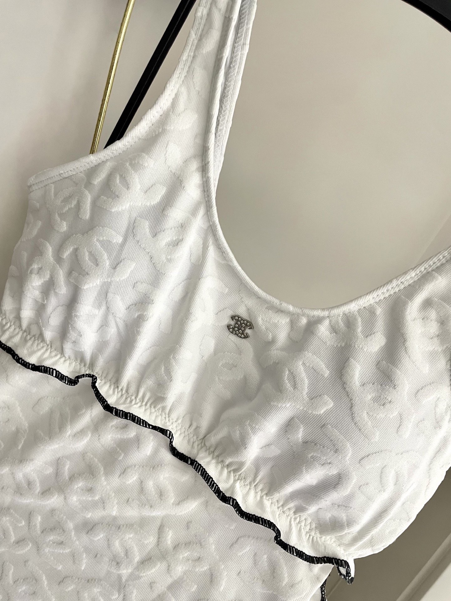 Chanel新款提花连体体式泳衣👙❤️😍🥰适合多种场景的游泳衣🏊‍♀️海边 游泳池 温泉 水上乐园 漂流