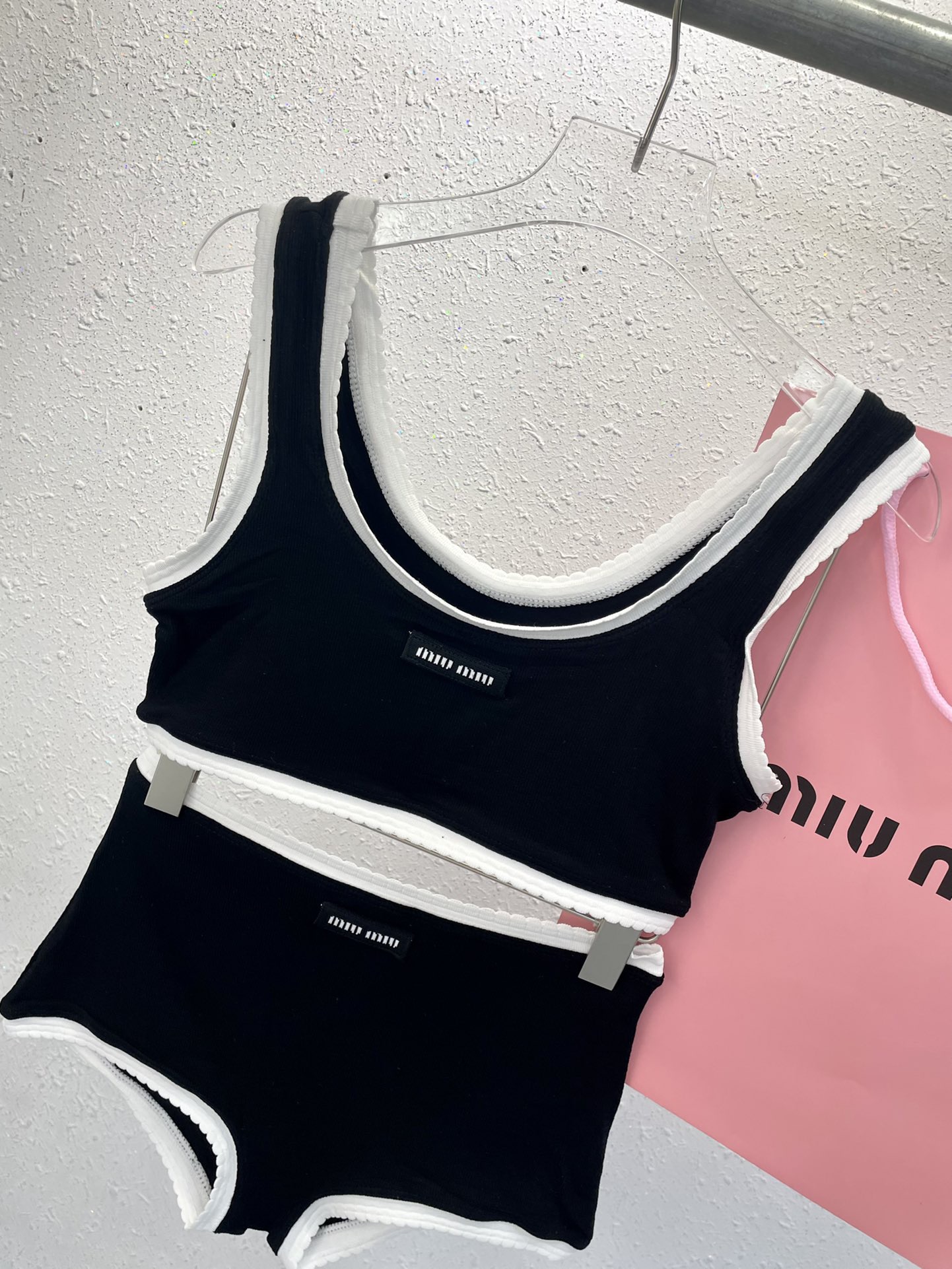 缪缪miumiu新款名媛气质风分体泳衣 （无胸垫）😍🥰适合多种场景的游泳衣🏊‍♀️海边 游泳池 温泉 水