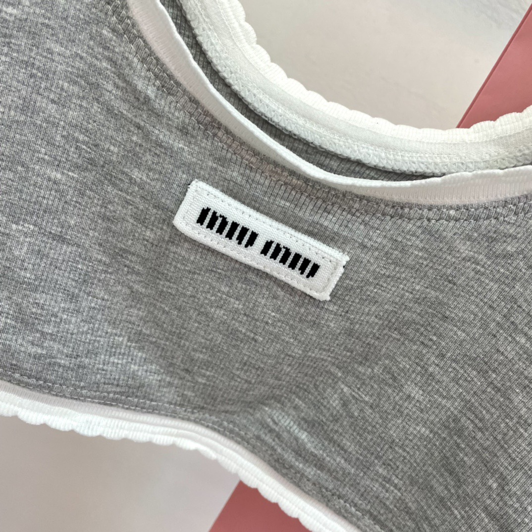 缪缪miumiu新款名媛气质风分体泳衣 （无胸垫）😍🥰适合多种场景的游泳衣🏊‍♀️海边 游泳池 温泉 水