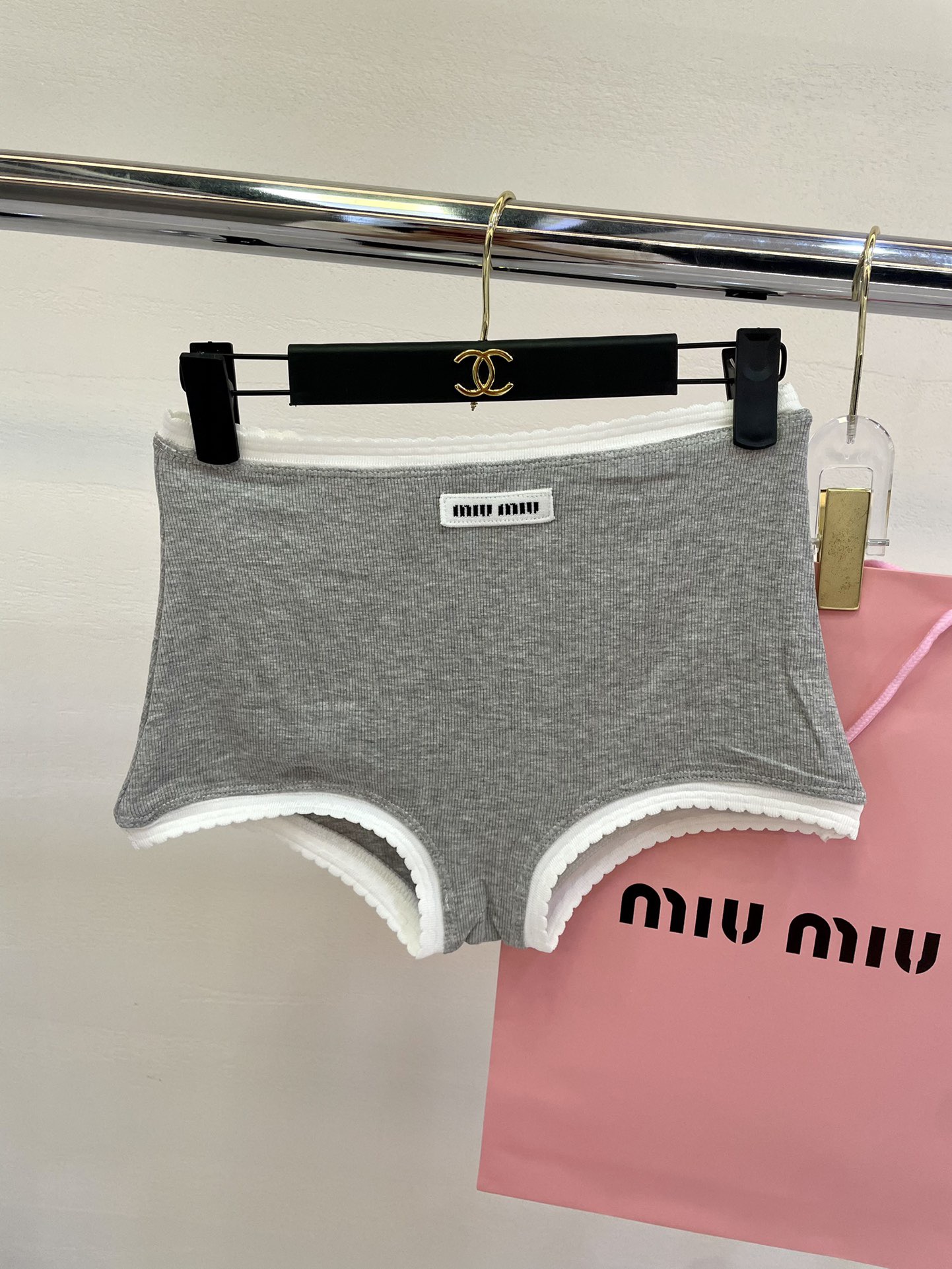 缪缪miumiu新款名媛气质风分体泳衣 （无胸垫）😍🥰适合多种场景的游泳衣🏊‍♀️海边 游泳池 温泉 水