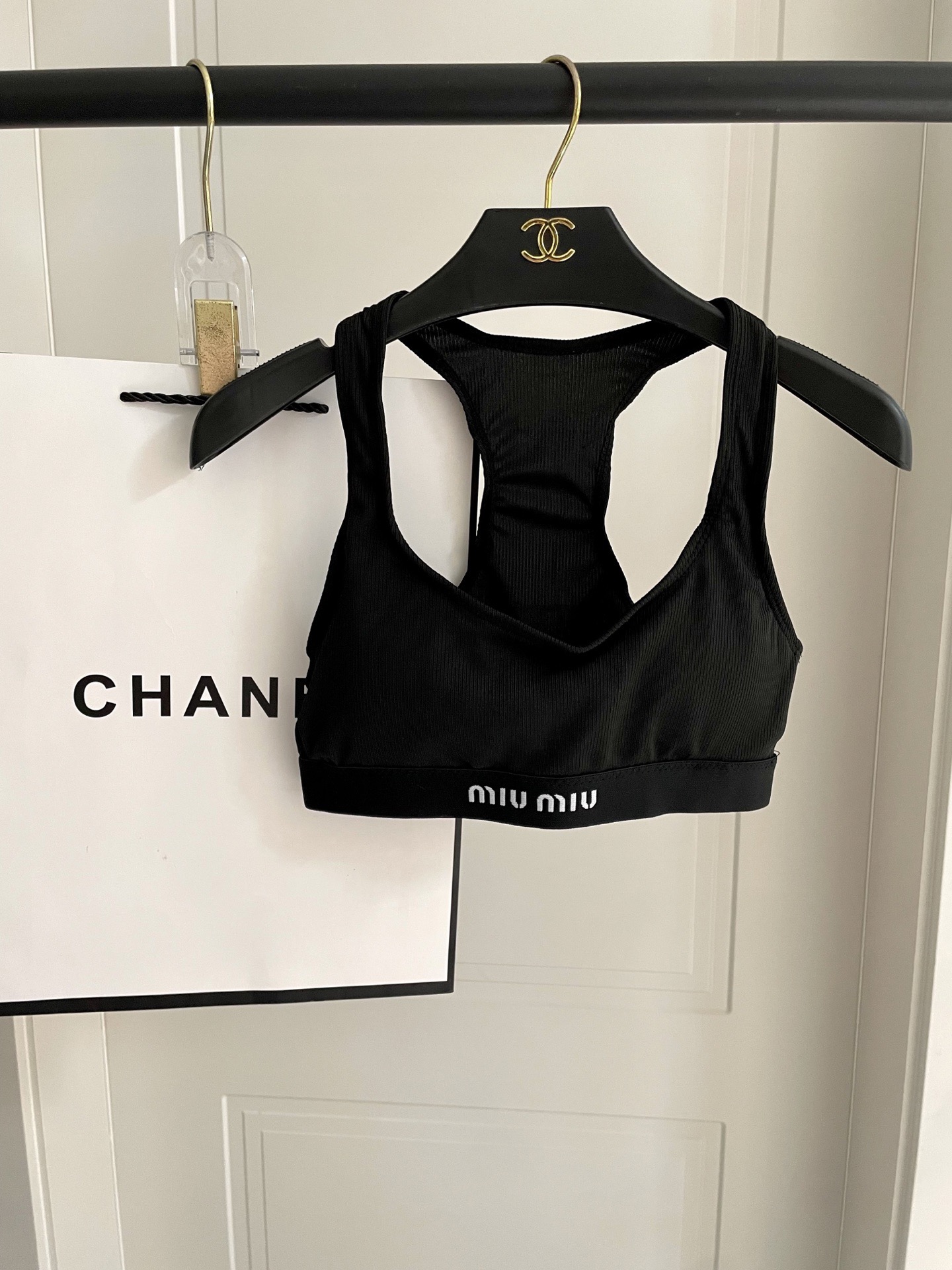 miumiu新款分体泳衣 针织面料 时尚潮流款 😍🥰适合多种场景的游泳衣🏊‍♀️海边 游泳池 温泉 水上