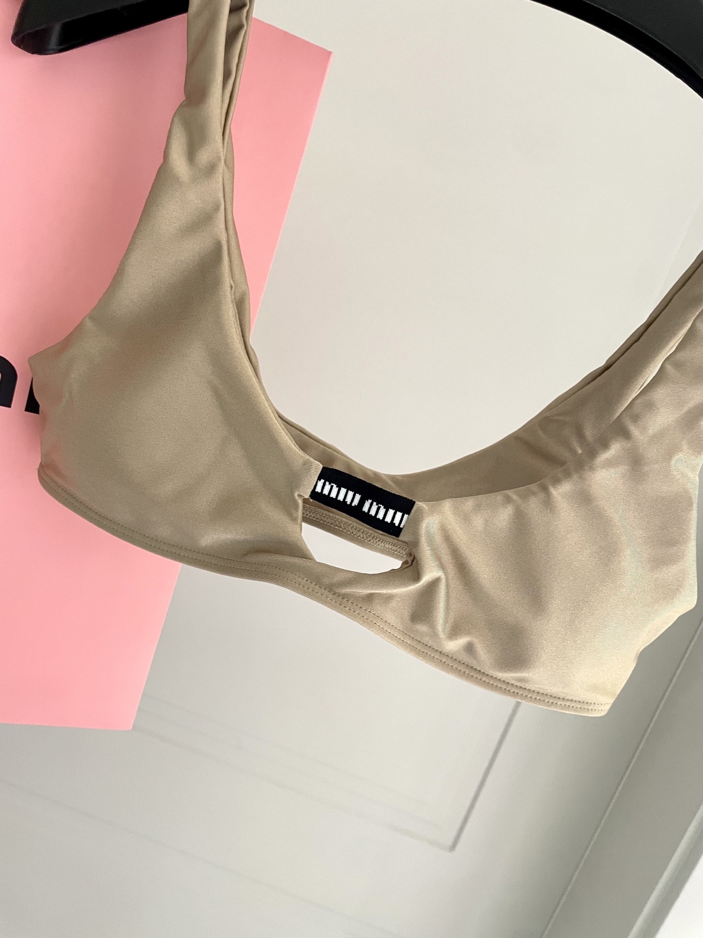 miumiu缪缪新款比基尼😍🥰适合多种场景的游泳衣🏊‍♀️海边 游泳池 温泉 水上乐园 漂流都可以😌内搭