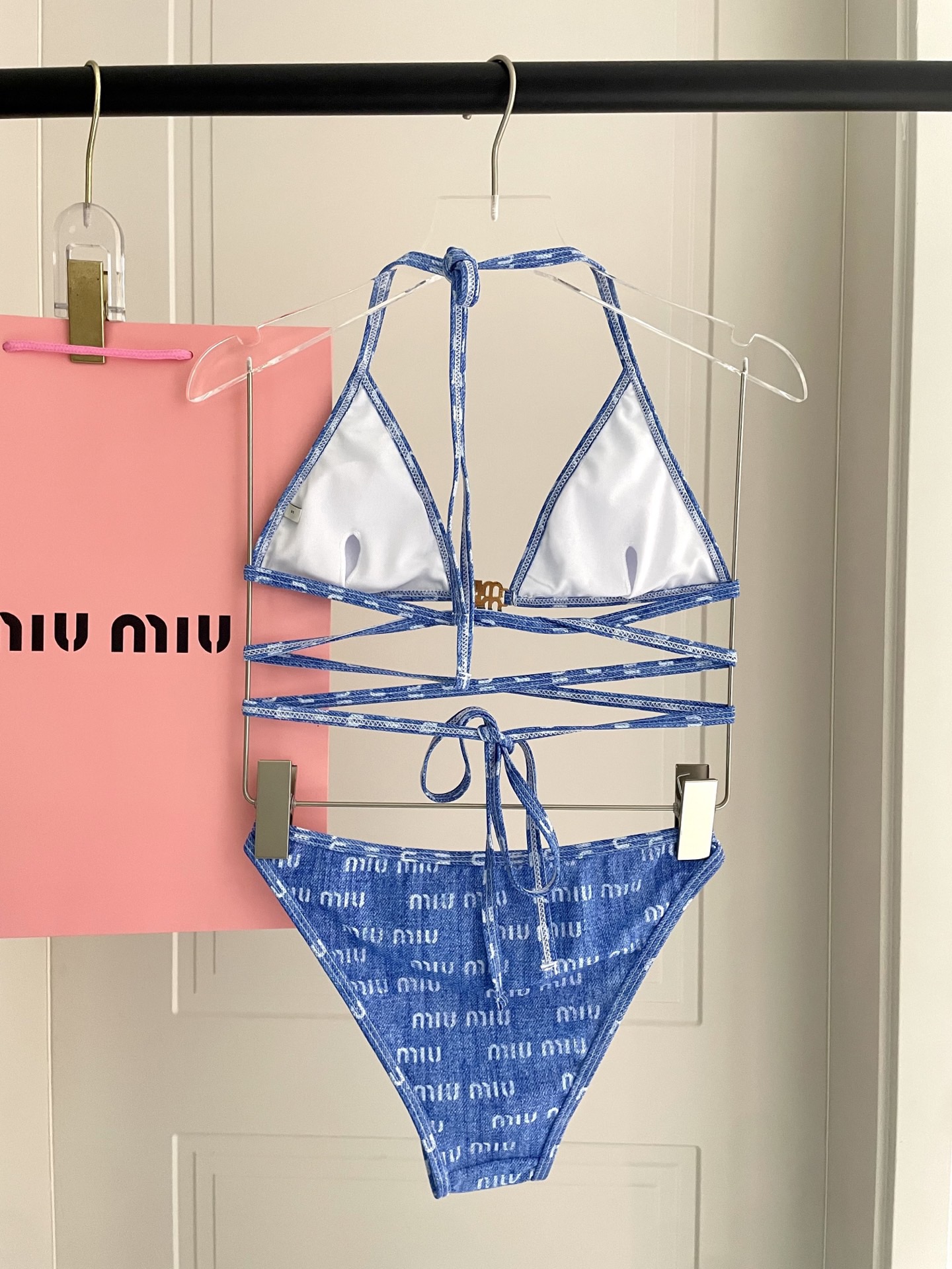 miumiu缪缪新款比基尼😍🥰适合多种场景的游泳衣🏊‍♀️海边 游泳池 温泉 水上乐园 漂流都可以😌内搭