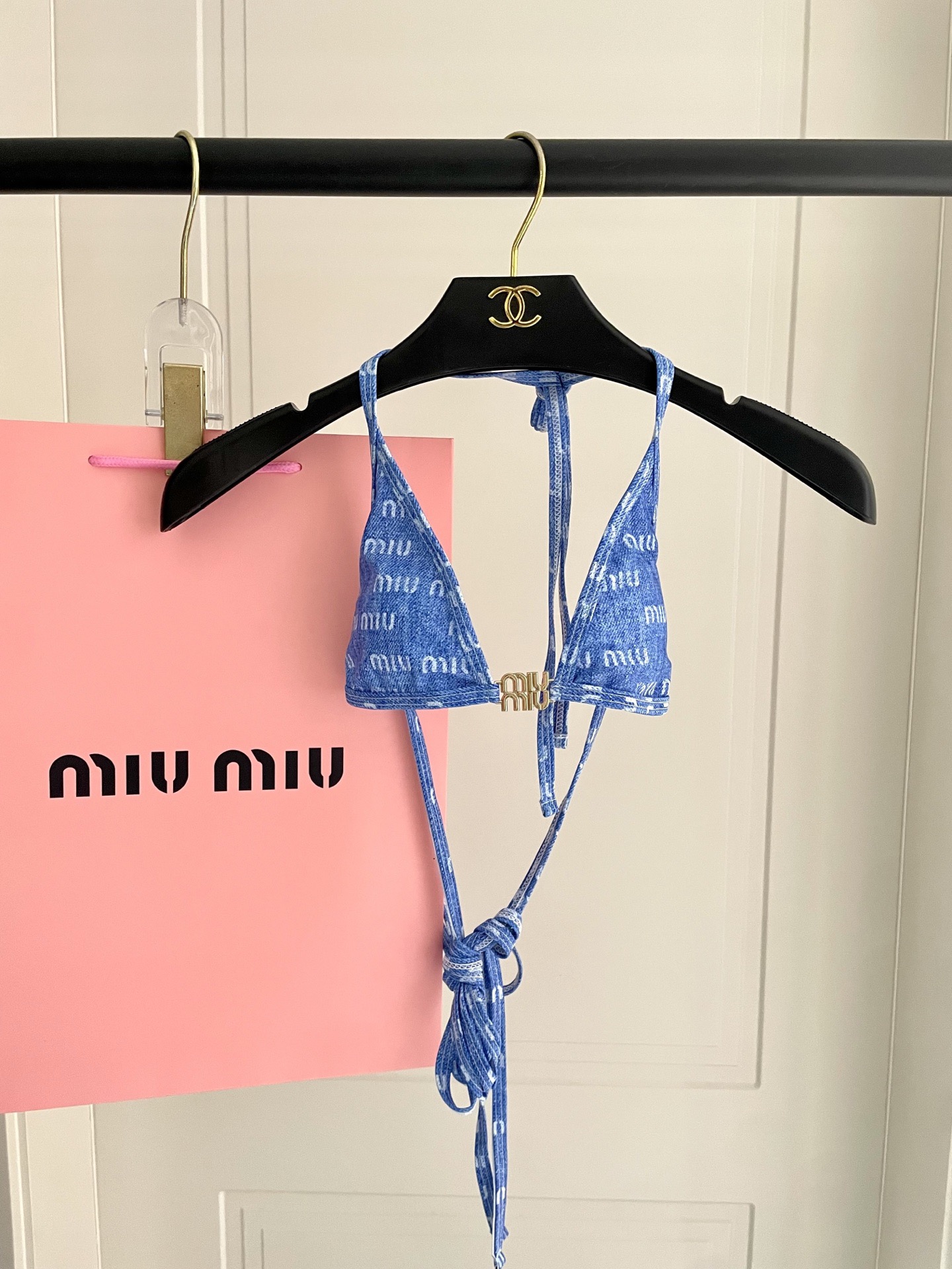 miumiu缪缪新款比基尼😍🥰适合多种场景的游泳衣🏊‍♀️海边 游泳池 温泉 水上乐园 漂流都可以😌内搭