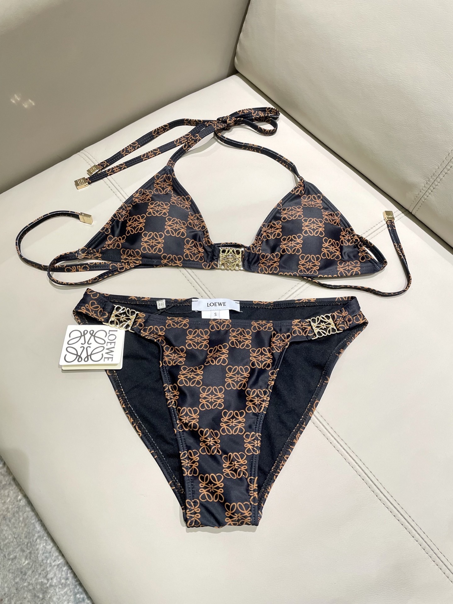 Lowe专柜新款气质款 性感又遮肉肉😍🥰适合多种场景的游泳衣🏊‍♀️海边 游泳池 温泉 水上乐园 漂流都