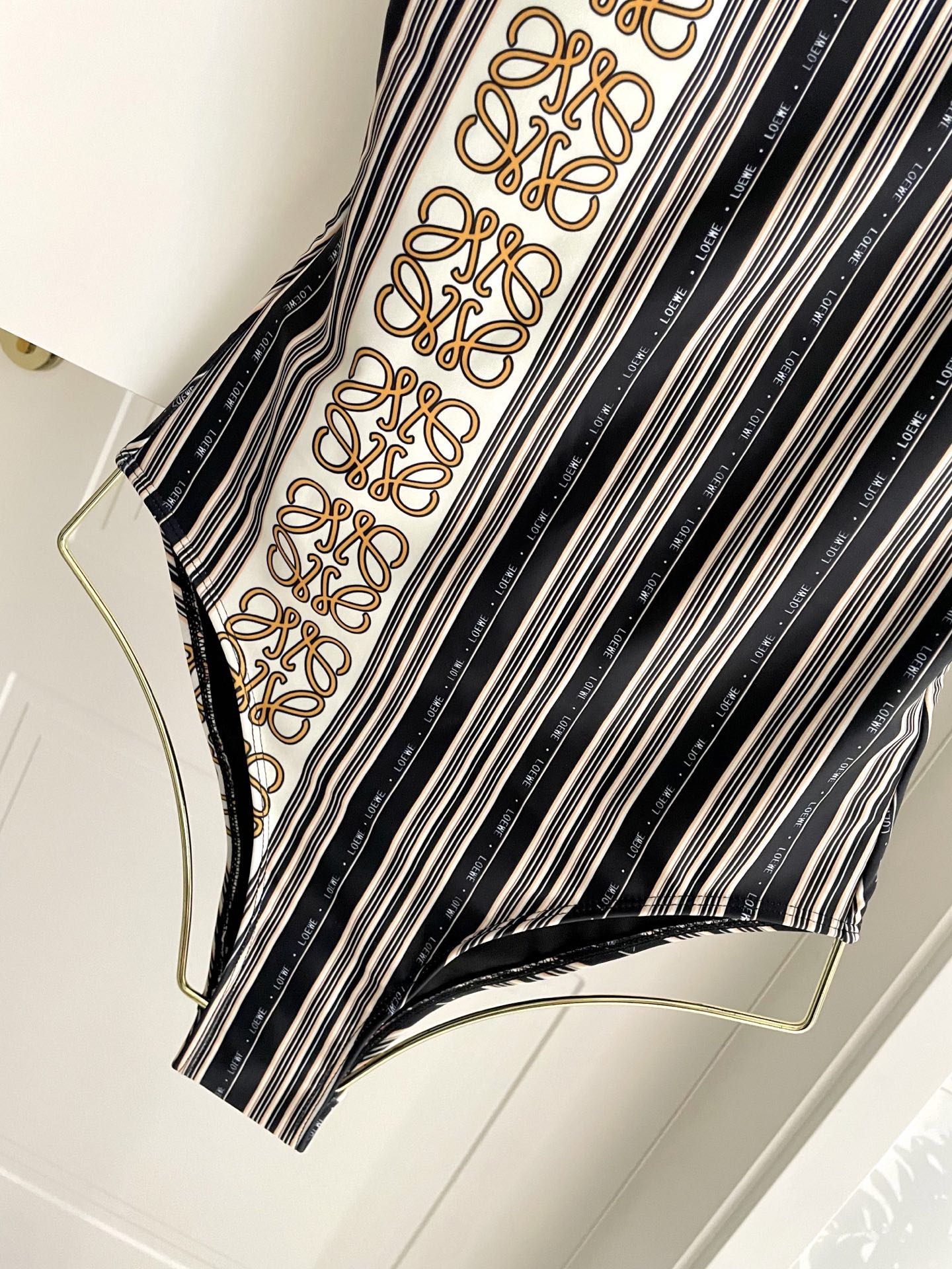 Lowe专柜新款气质款 性感又遮肉肉😍🥰适合多种场景的游泳衣🏊‍♀️海边 游泳池 温泉 水上乐园 漂流都