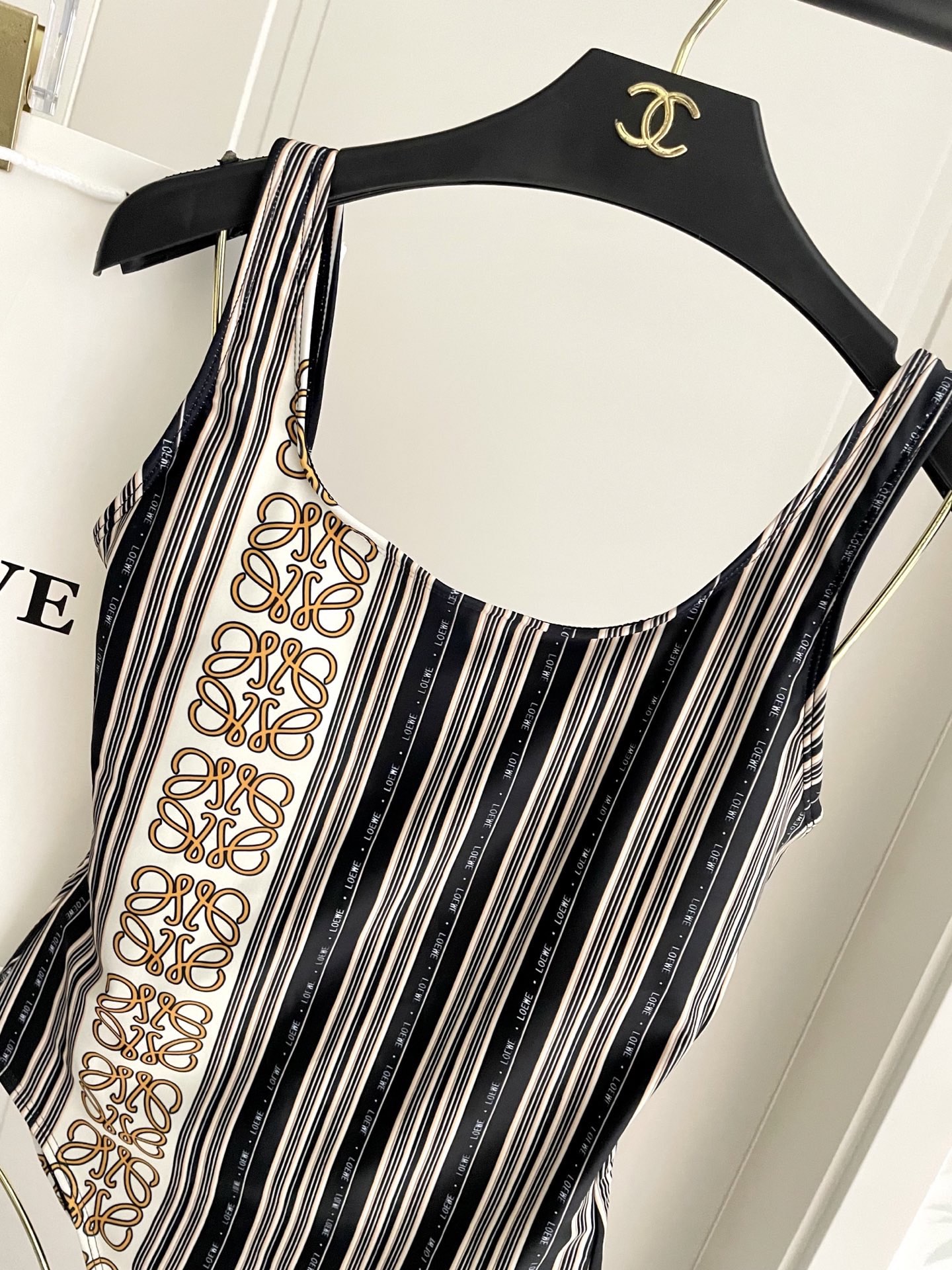 Lowe专柜新款气质款 性感又遮肉肉😍🥰适合多种场景的游泳衣🏊‍♀️海边 游泳池 温泉 水上乐园 漂流都