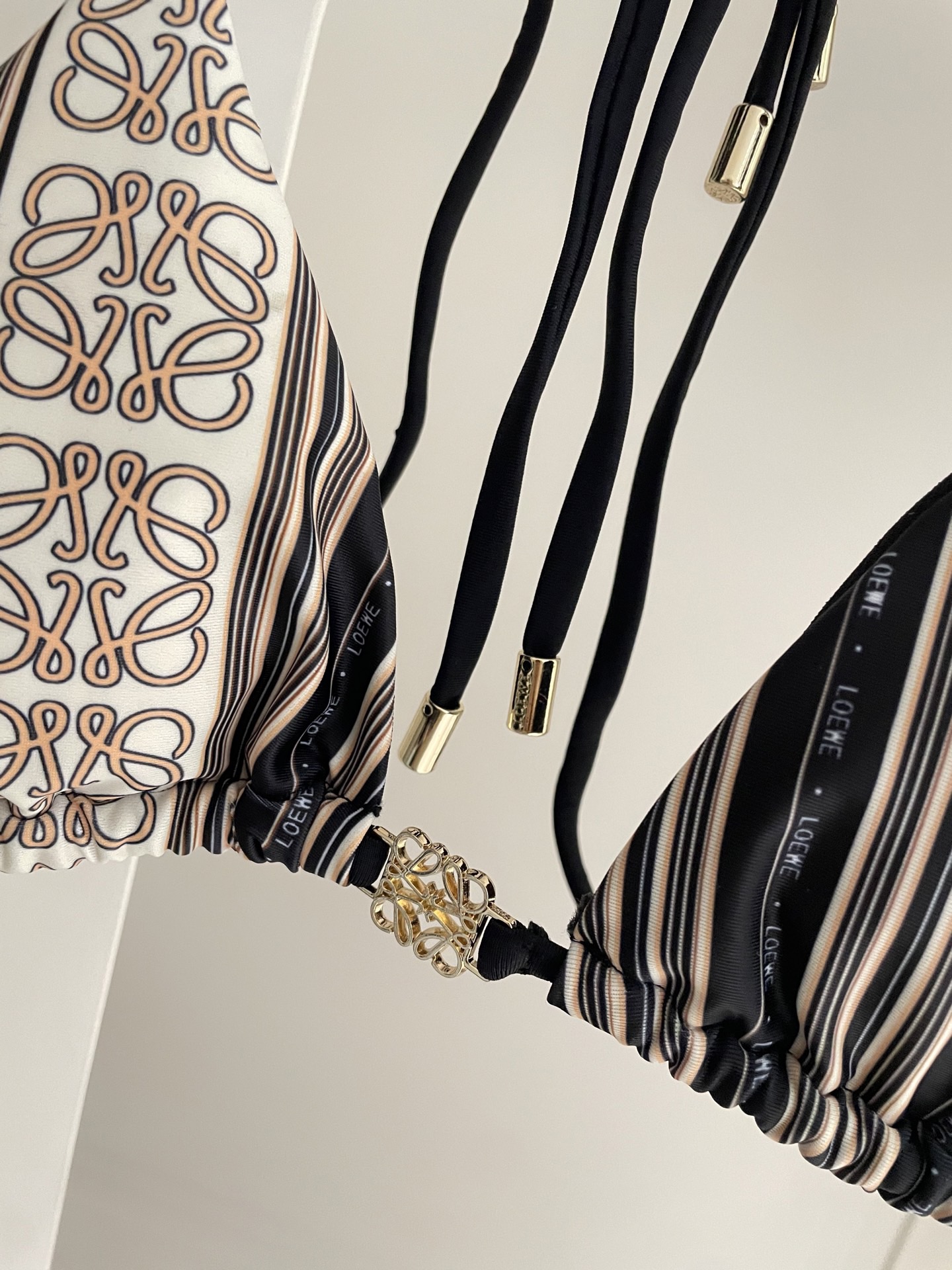 Lowe专柜新款气质款 性感又遮肉肉😍🥰适合多种场景的游泳衣🏊‍♀️海边 游泳池 温泉 水上乐园 漂流都