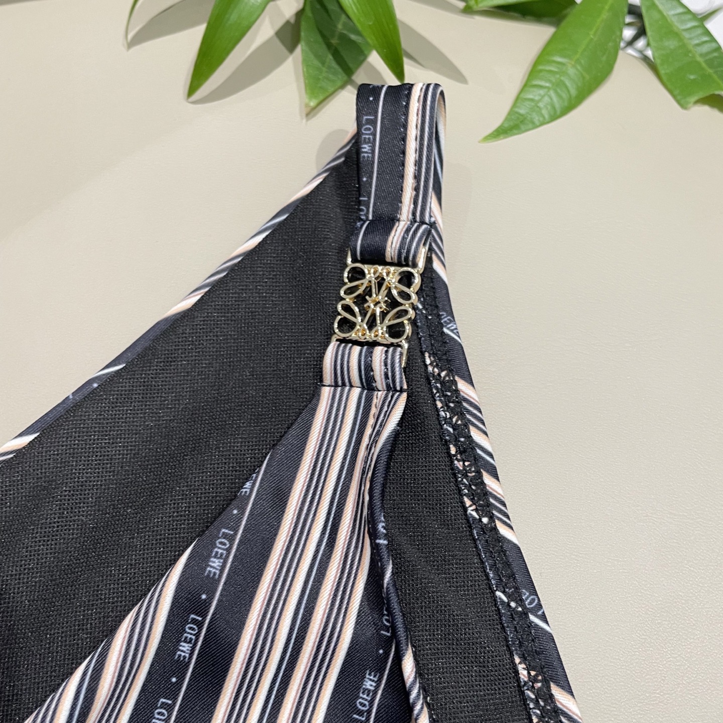 Lowe专柜新款气质款 性感又遮肉肉😍🥰适合多种场景的游泳衣🏊‍♀️海边 游泳池 温泉 水上乐园 漂流都