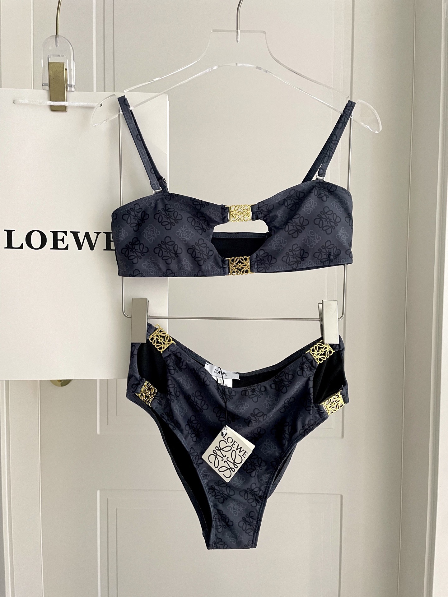 Lowe专柜新款气质款 性感又遮肉肉😍🥰适合多种场景的游泳衣🏊‍♀️海边 游泳池 温泉 水上乐园 漂流都