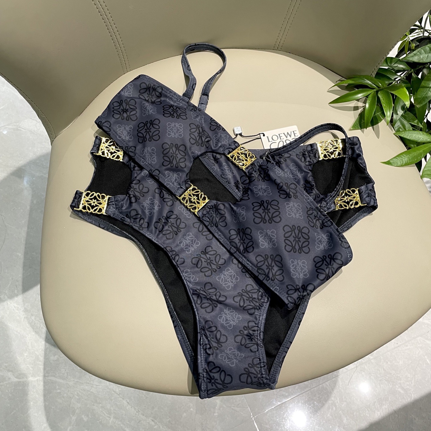 Lowe专柜新款气质款 性感又遮肉肉😍🥰适合多种场景的游泳衣🏊‍♀️海边 游泳池 温泉 水上乐园 漂流都