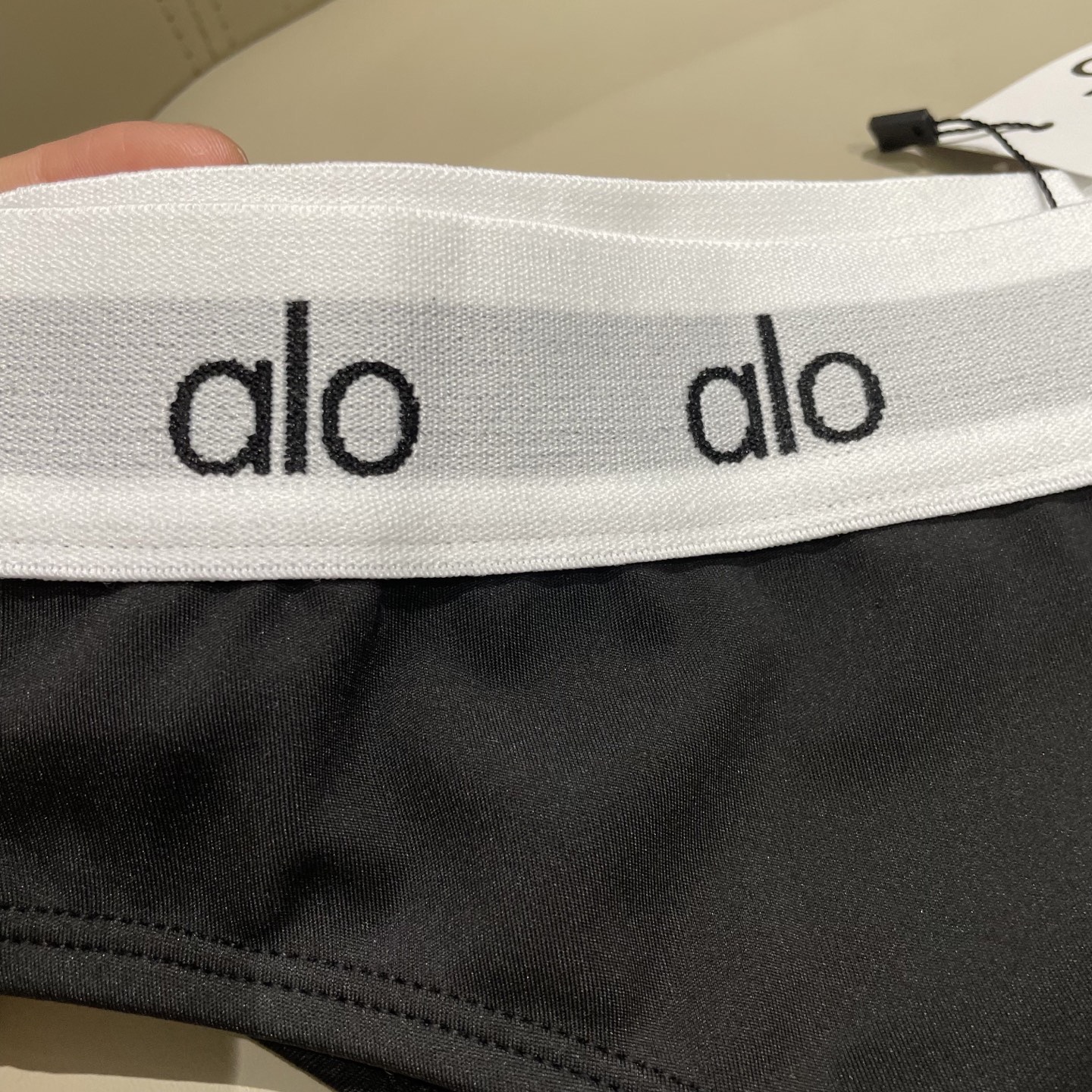 ALO专柜新款分体泳衣😍🥰适合多种场景的游泳衣🏊‍♀️海边 游泳池 温泉 水上乐园 漂流都可以😌内搭也完