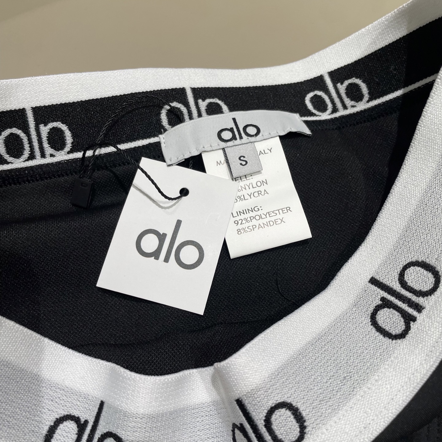 ALO专柜新款分体泳衣😍🥰适合多种场景的游泳衣🏊‍♀️海边 游泳池 温泉 水上乐园 漂流都可以😌内搭也完