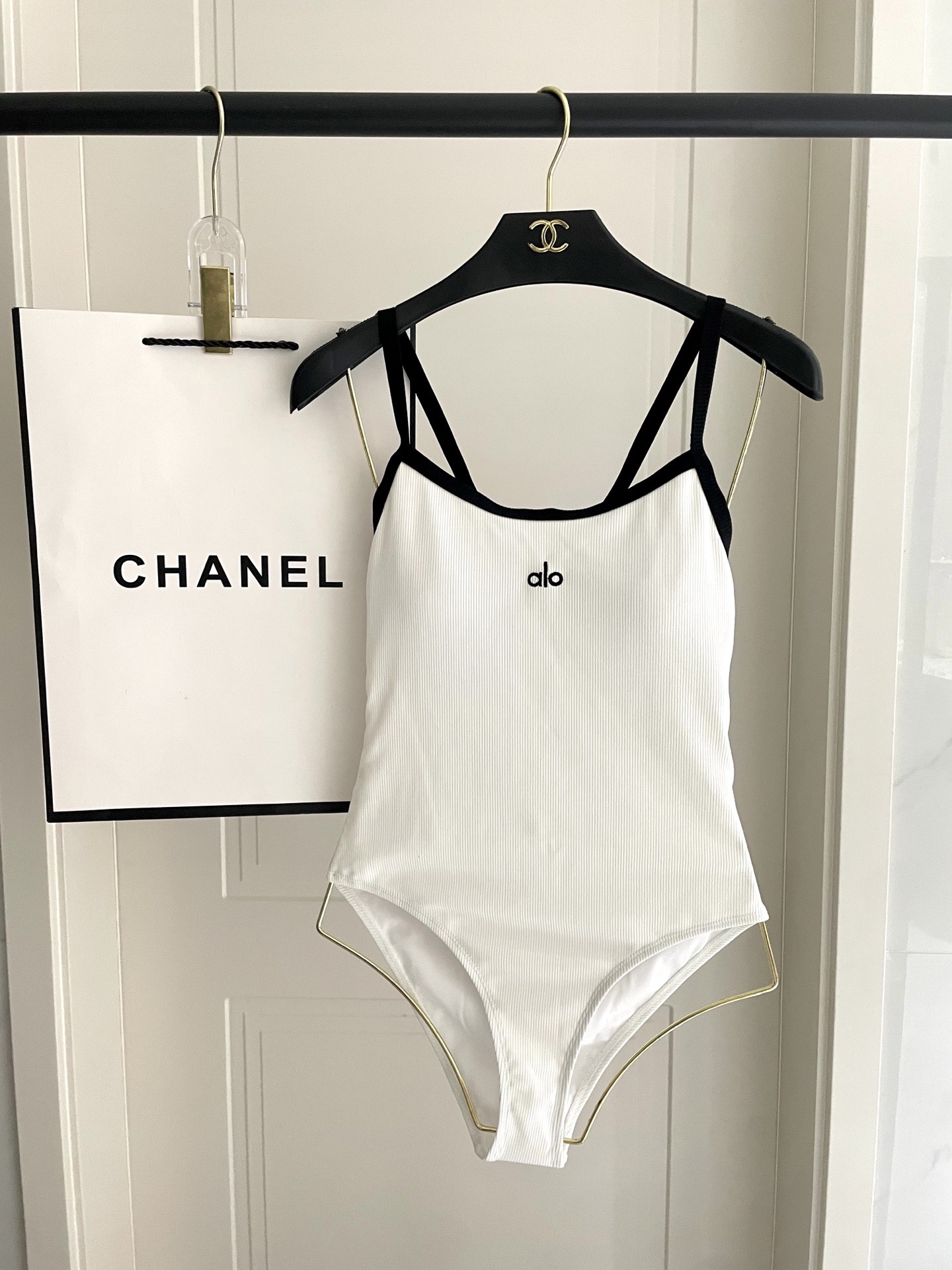 Alo新款针织泳衣👙❤️😍🥰适合多种场景的游泳衣🏊‍♀️海边 游泳池 温泉 水上乐园 漂流都可以😌内搭外