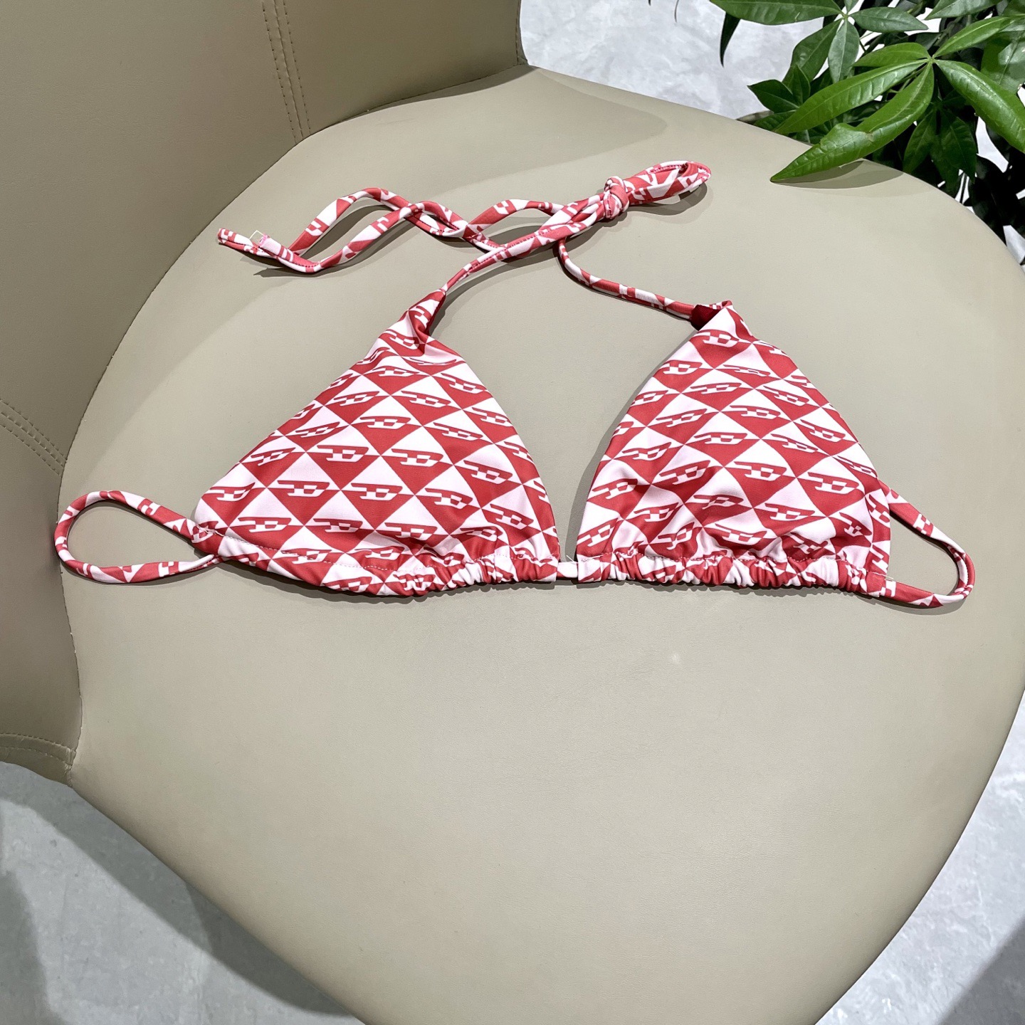 Diesel新款比基尼 😍🥰适合多种场景的游泳衣🏊‍♀️海边 游泳池 温泉 水上乐园 漂流都可以😌内搭也