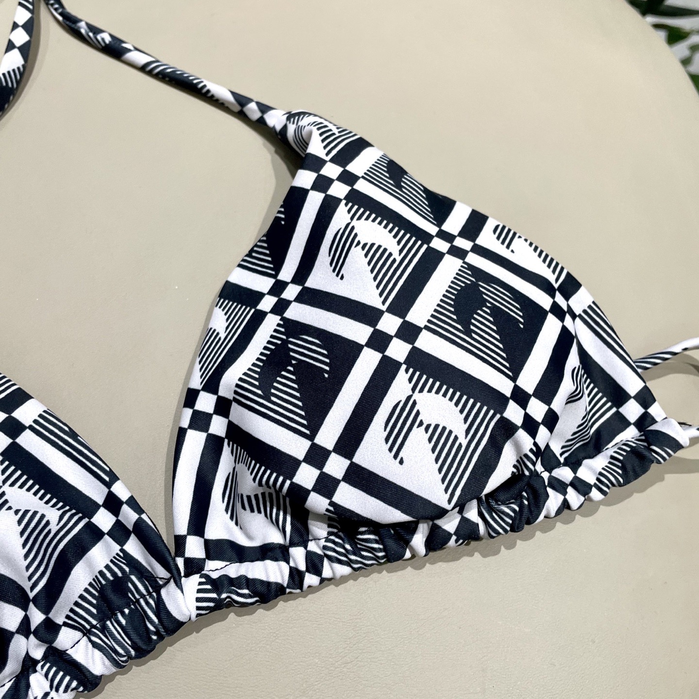 Diesel新款比基尼 😍🥰适合多种场景的游泳衣🏊‍♀️海边 游泳池 温泉 水上乐园 漂流都可以😌内搭也