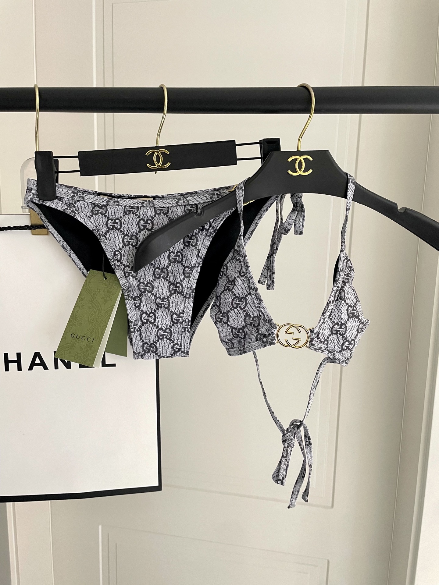 Gucci古奇新款比基尼泳衣👙❤️😍🥰适合多种场景的游泳衣🏊‍♀️海边 游泳池 温泉 水上乐园 漂流都可