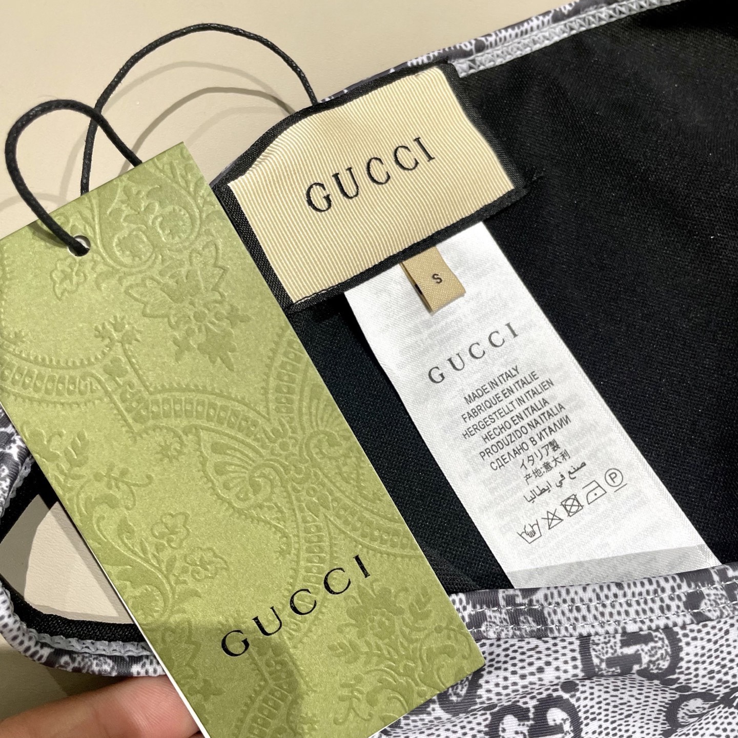 Gucci古奇新款比基尼泳衣👙❤️😍🥰适合多种场景的游泳衣🏊‍♀️海边 游泳池 温泉 水上乐园 漂流都可