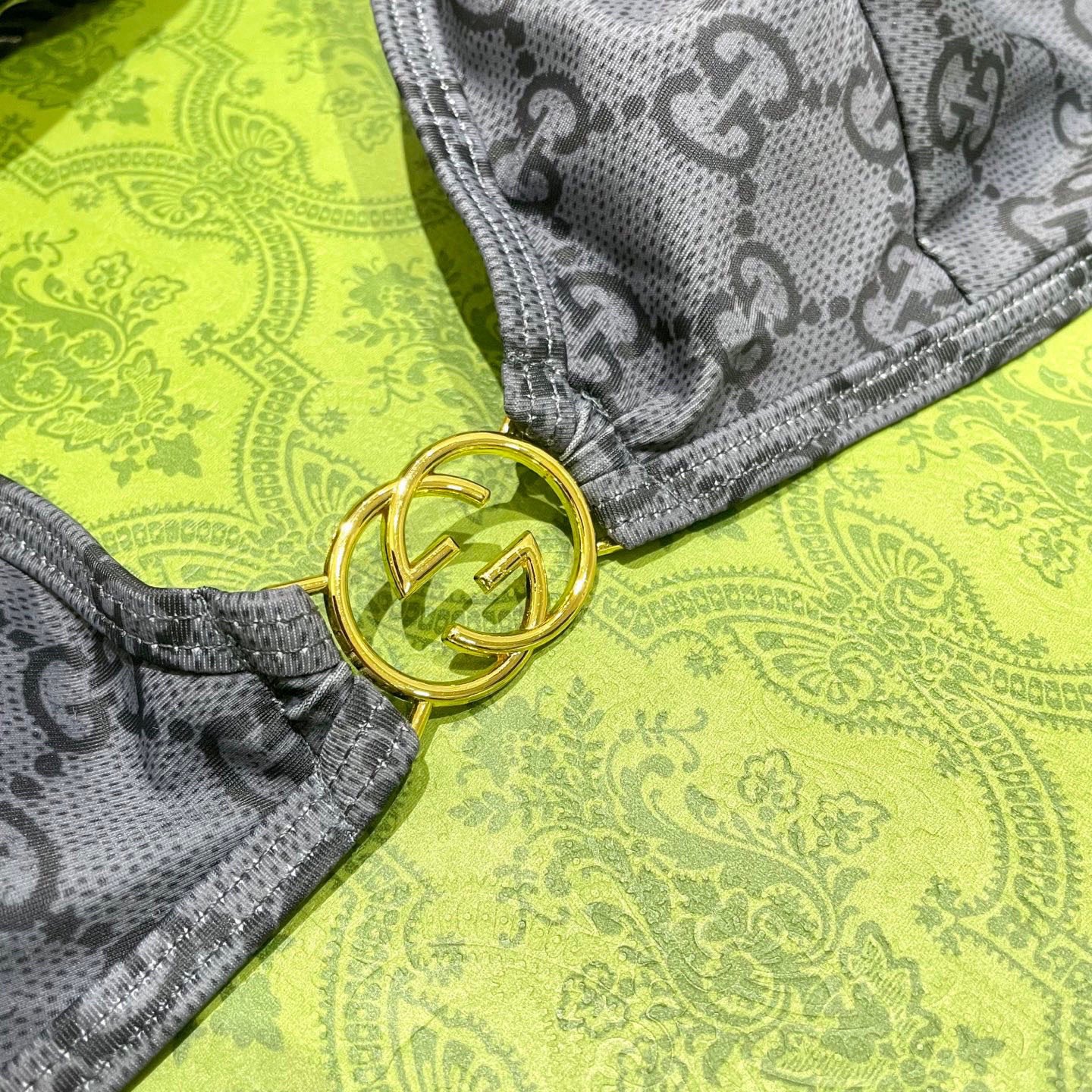 Gucci古奇新款比基尼泳衣👙❤️😍🥰适合多种场景的游泳衣🏊‍♀️海边 游泳池 温泉 水上乐园 漂流都可