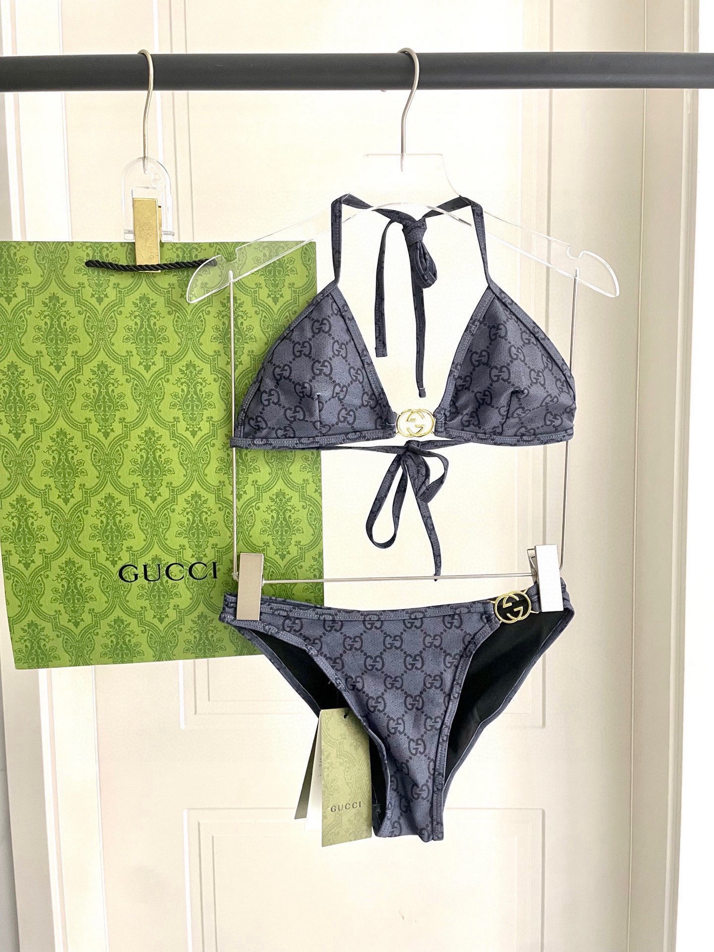 Gucci古奇新款比基尼泳衣👙❤️😍🥰适合多种场景的游泳衣🏊‍♀️海边 游泳池 温泉 水上乐园 漂流都可