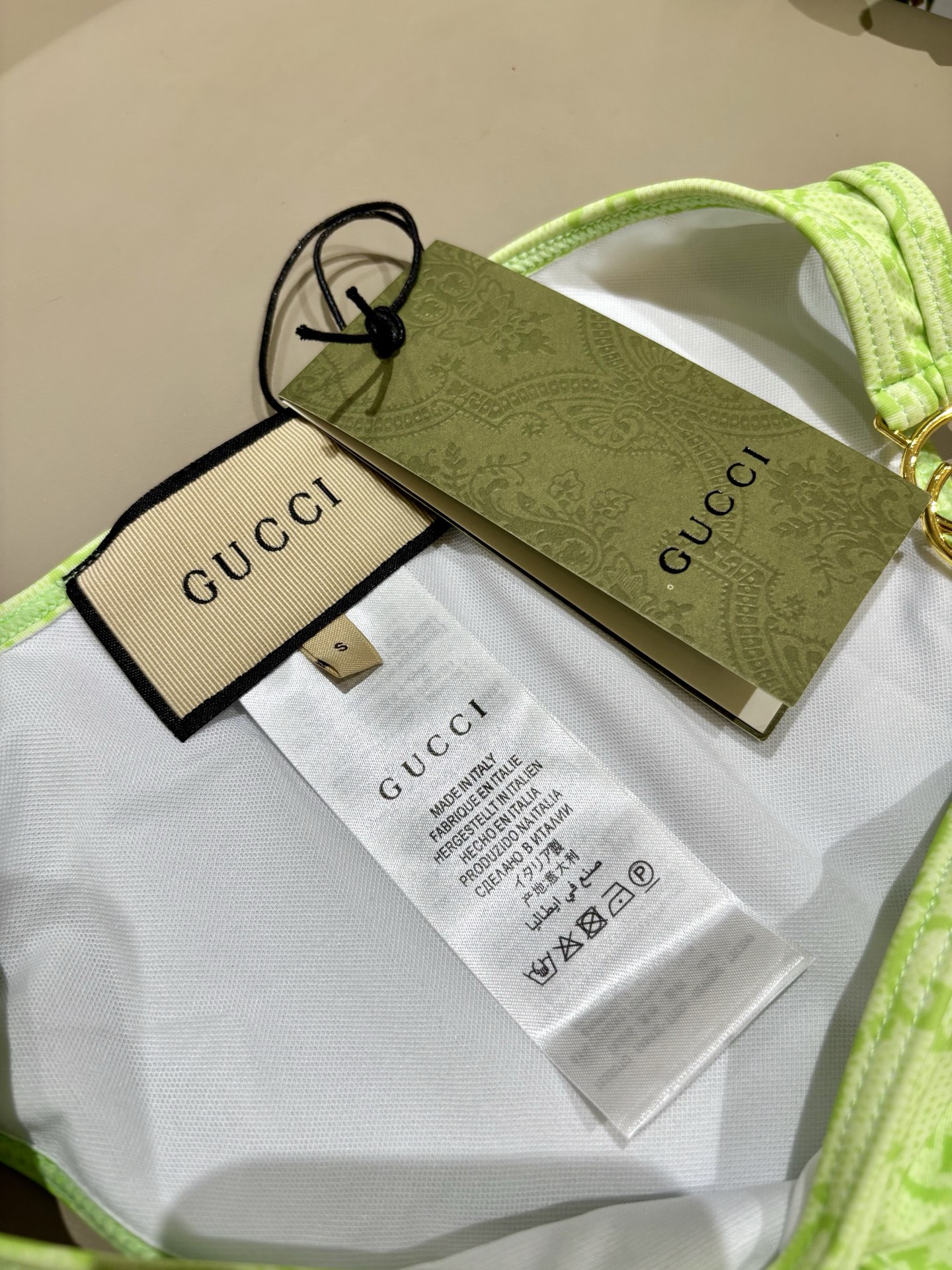 Gucci古奇新款比基尼泳衣👙❤️😍🥰适合多种场景的游泳衣🏊‍♀️海边 游泳池 温泉 水上乐园 漂流都可