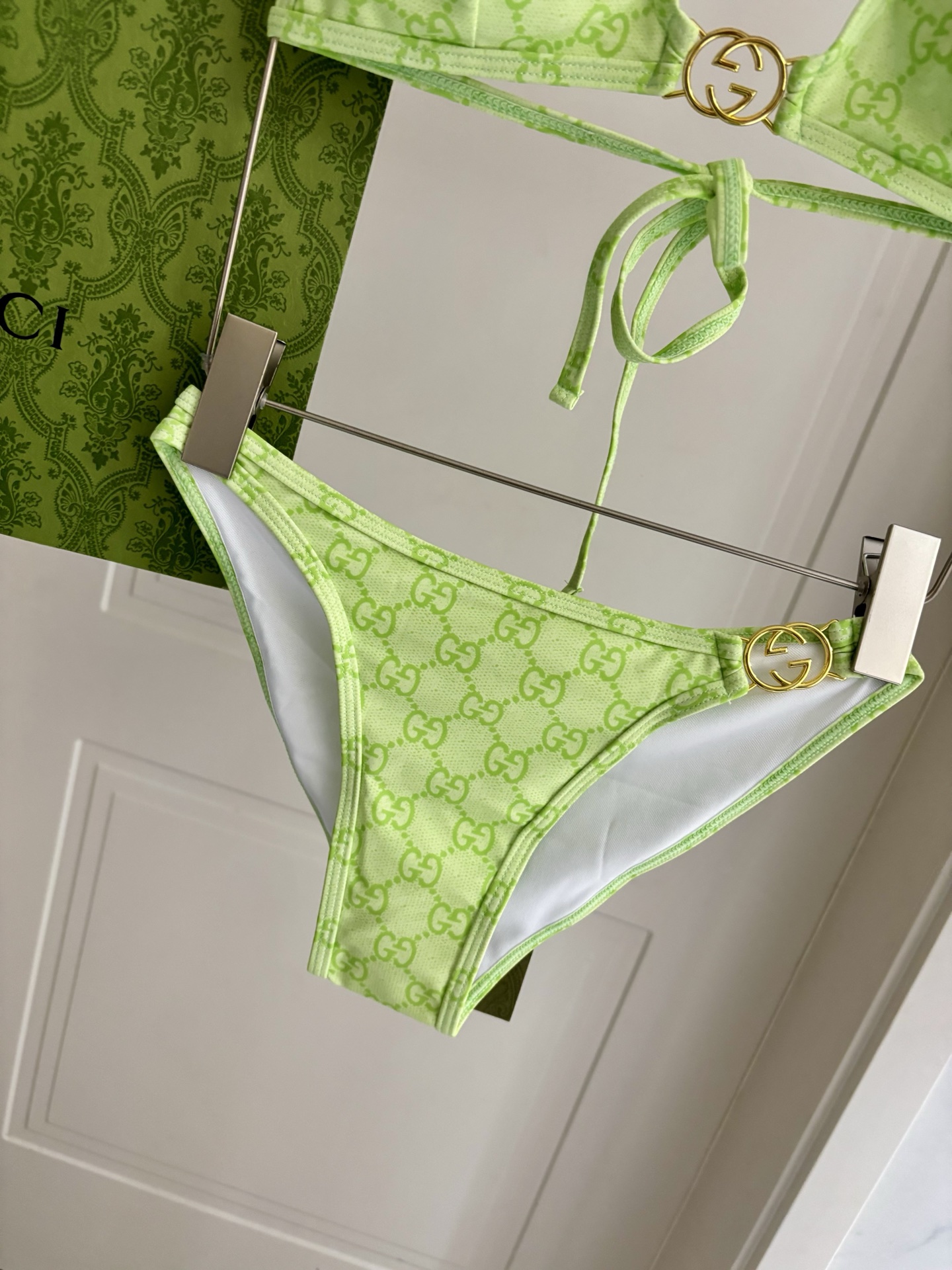 Gucci古奇新款比基尼泳衣👙❤️😍🥰适合多种场景的游泳衣🏊‍♀️海边 游泳池 温泉 水上乐园 漂流都可