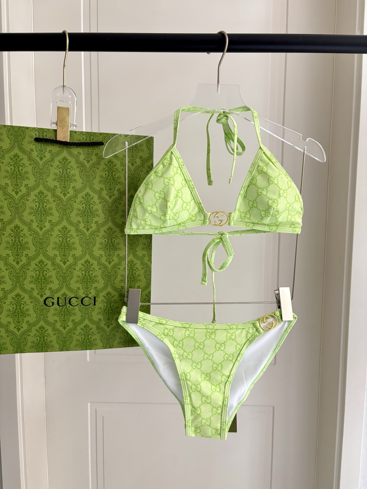 Gucci古奇新款比基尼泳衣👙❤️😍🥰适合多种场景的游泳衣🏊‍♀️海边 游泳池 温泉 水上乐园 漂流都可