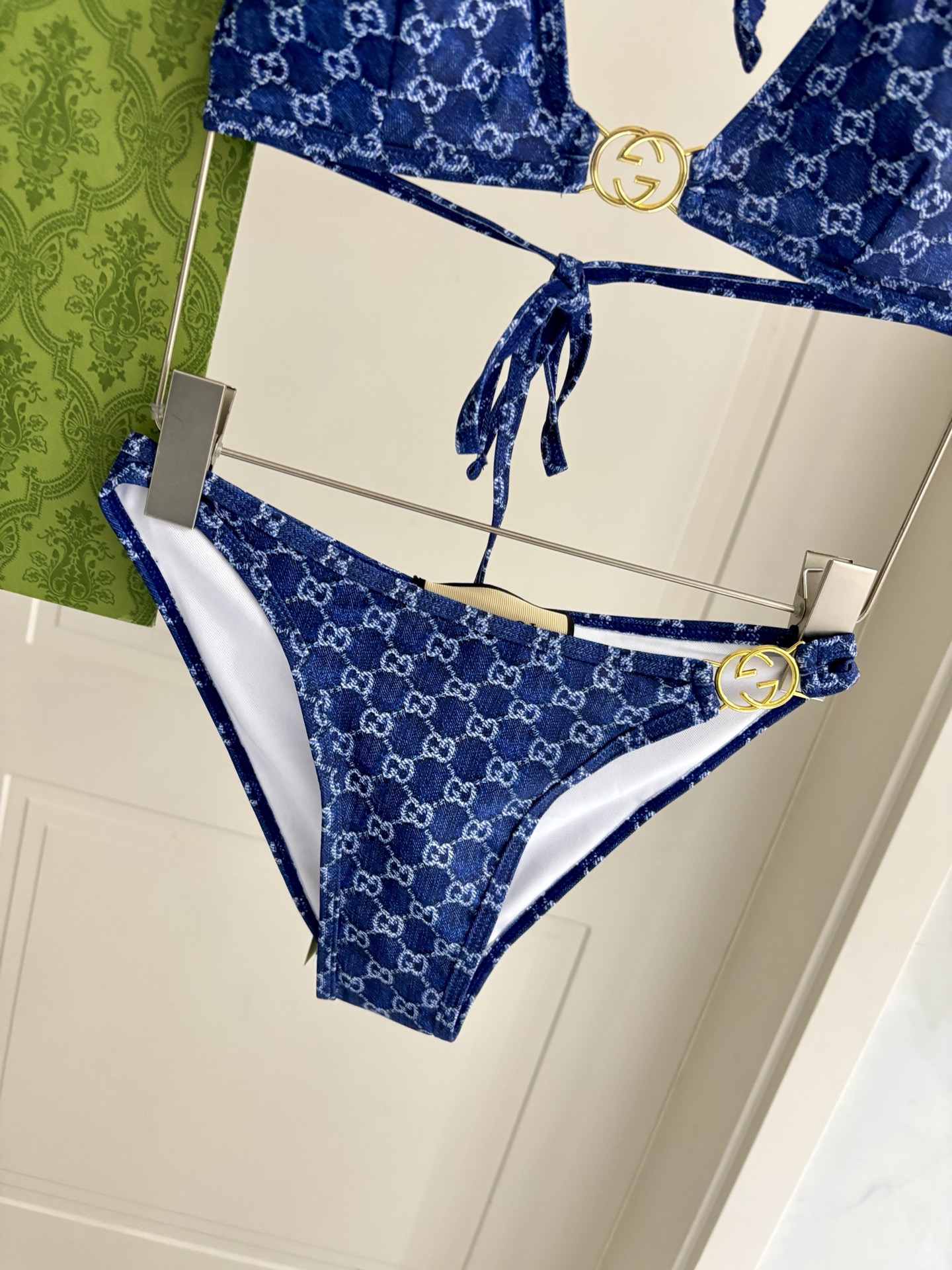 Gucci古奇新款比基尼泳衣👙❤️😍🥰适合多种场景的游泳衣🏊‍♀️海边 游泳池 温泉 水上乐园 漂流都可