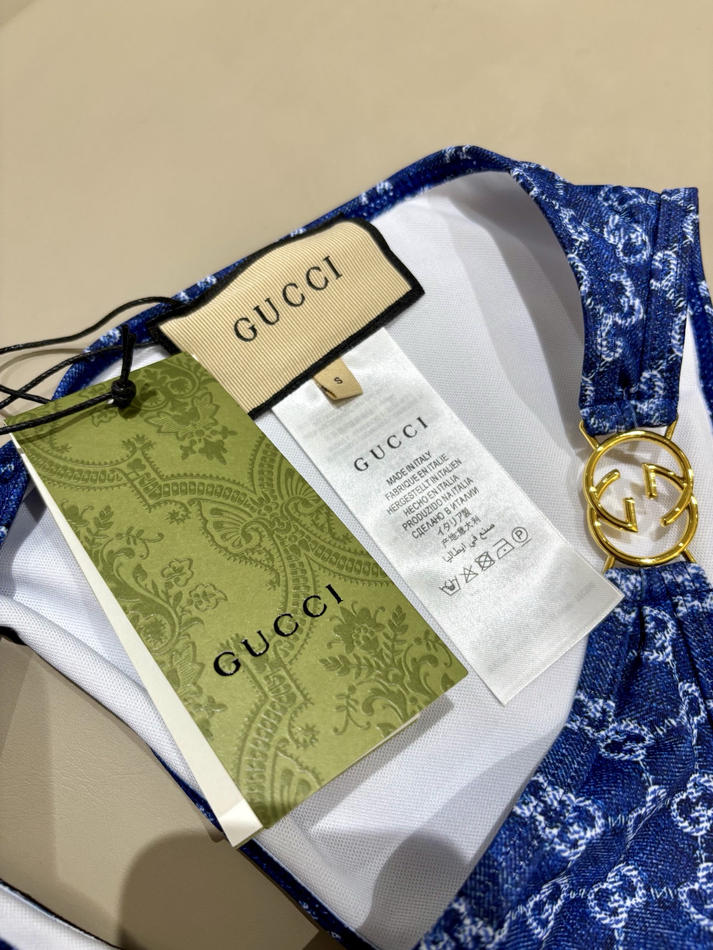 Gucci古奇新款比基尼泳衣👙❤️😍🥰适合多种场景的游泳衣🏊‍♀️海边 游泳池 温泉 水上乐园 漂流都可