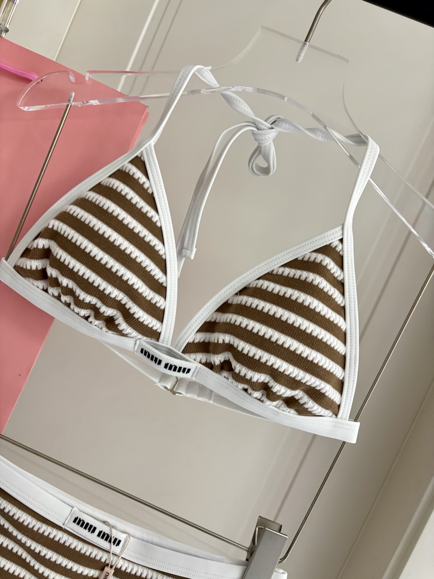 miumiu新款比基尼泳衣👙❤️😍🥰适合多种场景的游泳衣🏊‍♀️海边 游泳池 温泉 水上乐园 漂流都可以