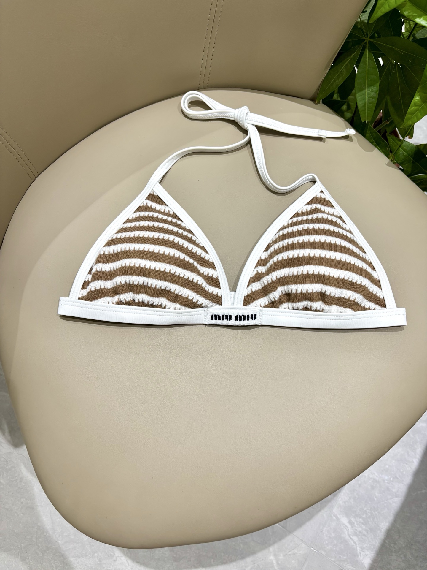 miumiu新款比基尼泳衣👙❤️😍🥰适合多种场景的游泳衣🏊‍♀️海边 游泳池 温泉 水上乐园 漂流都可以