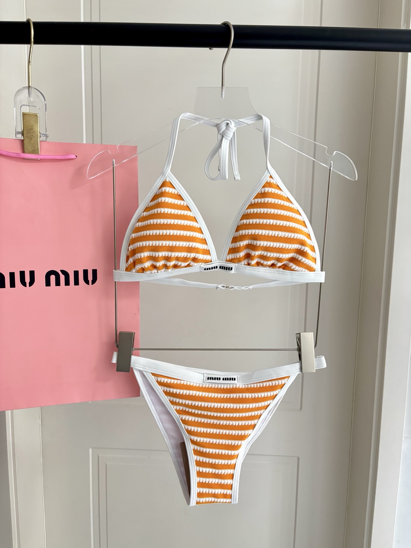 miumiu新款比基尼泳衣👙❤️😍🥰适合多种场景的游泳衣🏊‍♀️海边 游泳池 温泉 水上乐园 漂流都可以