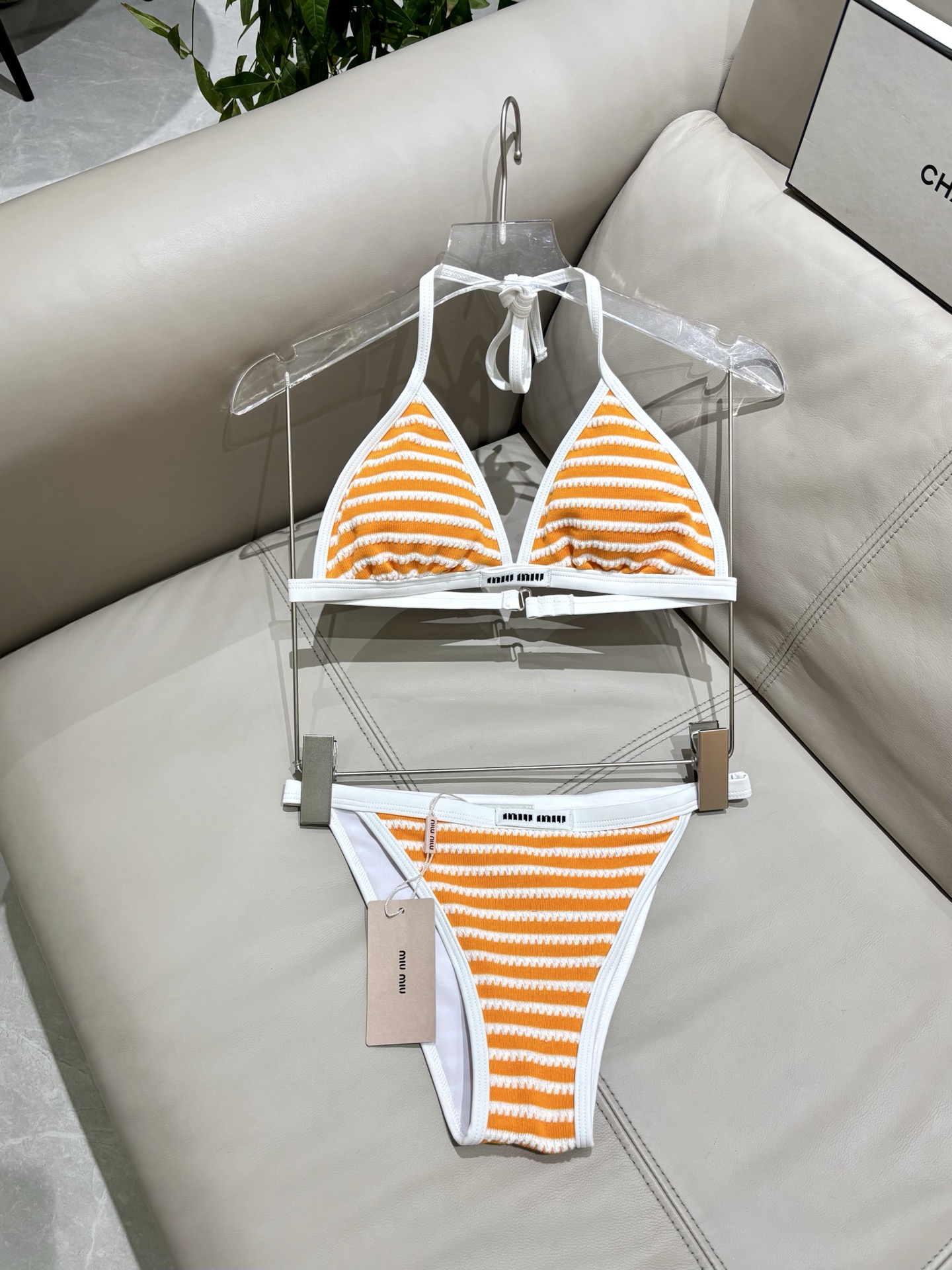 miumiu新款比基尼泳衣👙❤️😍🥰适合多种场景的游泳衣🏊‍♀️海边 游泳池 温泉 水上乐园 漂流都可以