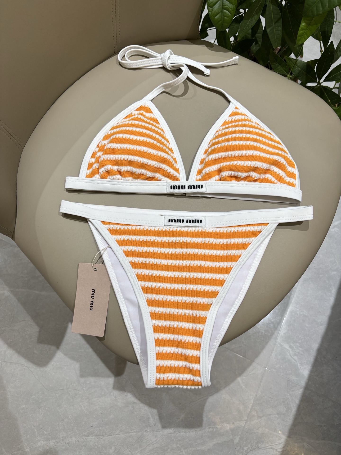 miumiu新款比基尼泳衣👙❤️😍🥰适合多种场景的游泳衣🏊‍♀️海边 游泳池 温泉 水上乐园 漂流都可以