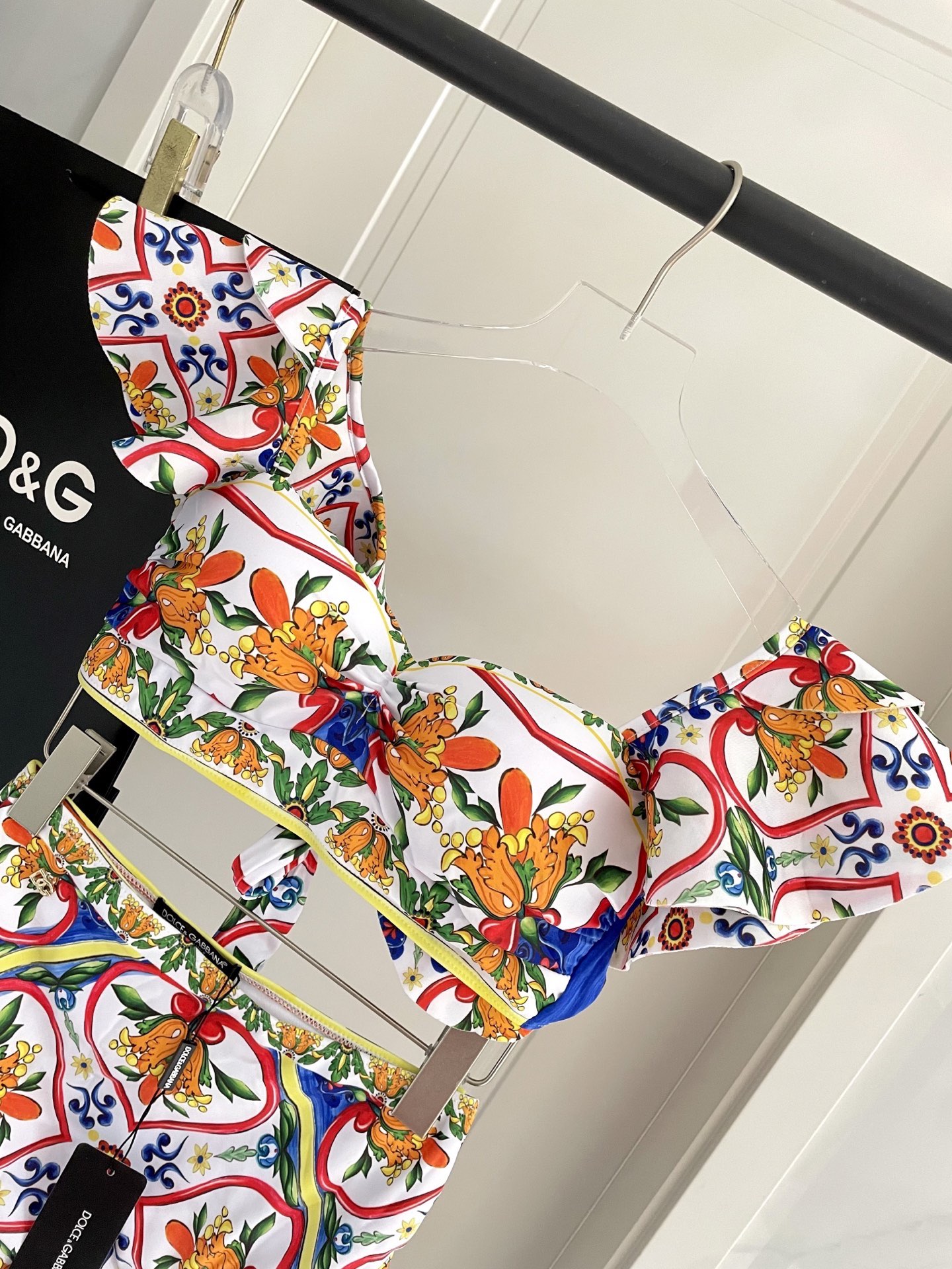 DG新款连体泳衣 时尚潮流款 😍🥰适合多种场景的游泳衣🏊‍♀️海边 游泳池 温泉 水上乐园 漂流都可以😌