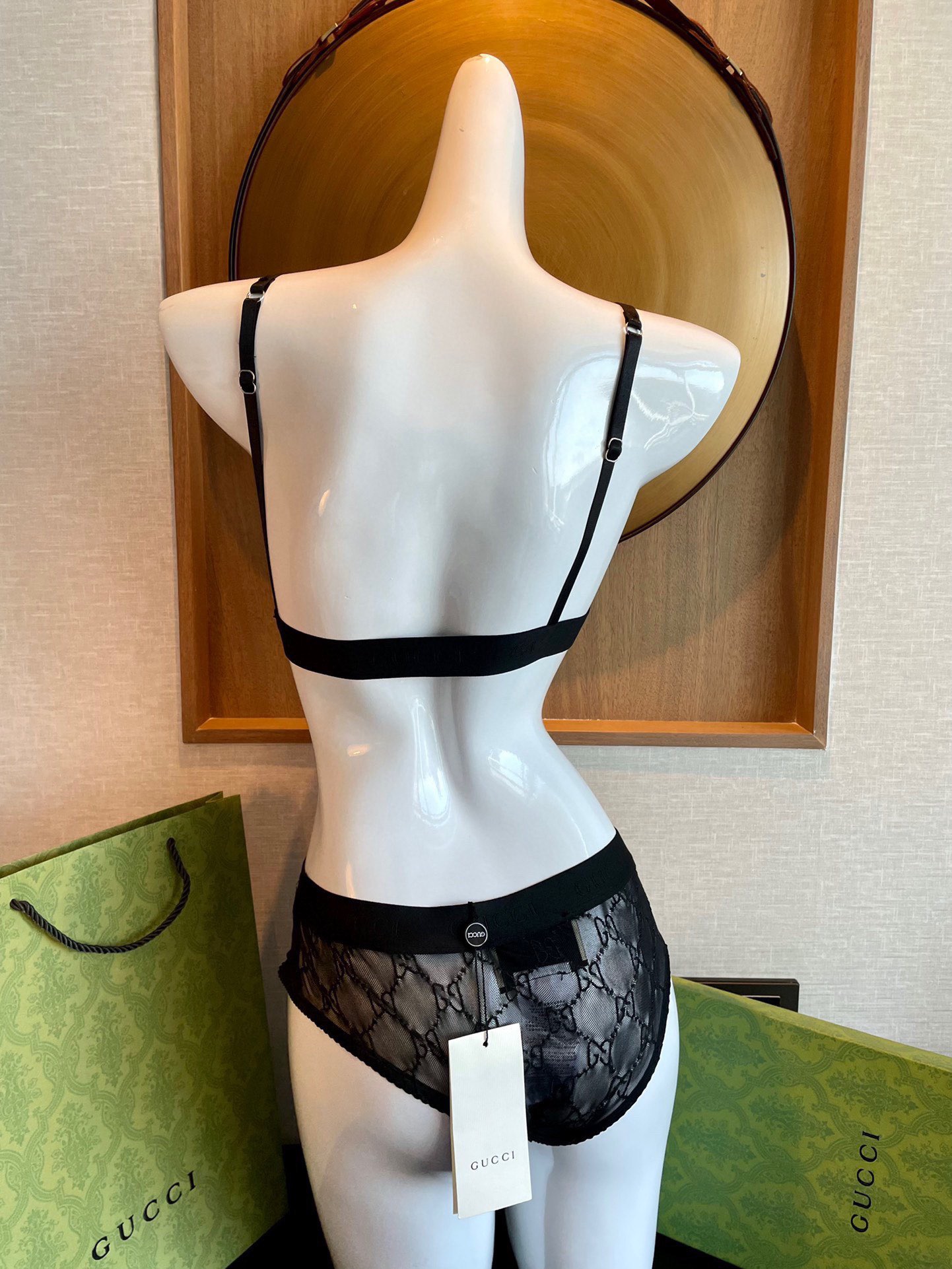 Gucci古奇新款网纱比基尼👙 上身超级棒！同步各大专柜发售，自然而然呈现时尚感！十分减龄，具有年轻活力