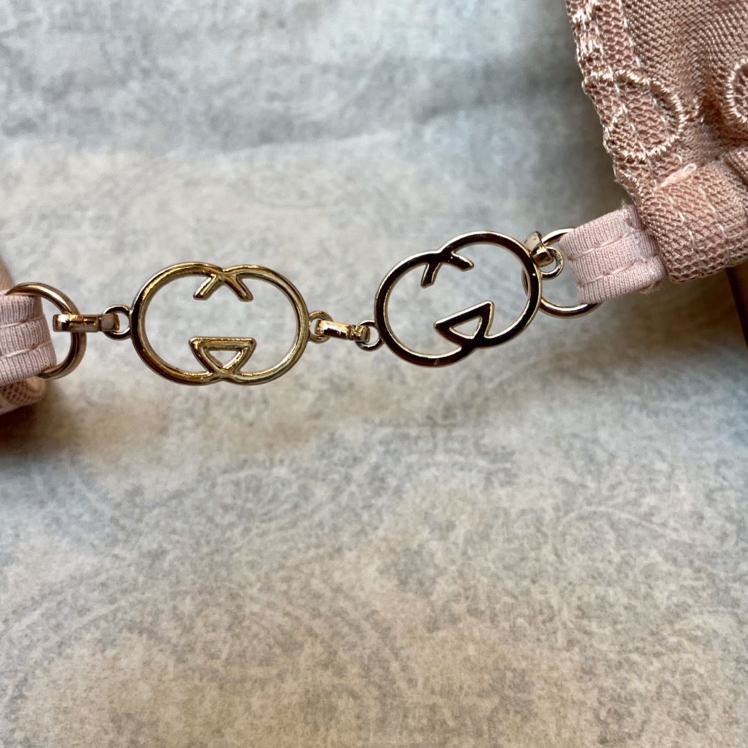 Gucci古奇新款网纱比基尼👙 上身超级棒！同步各大专柜发售，自然而然呈现时尚感！十分减龄，具有年轻活力