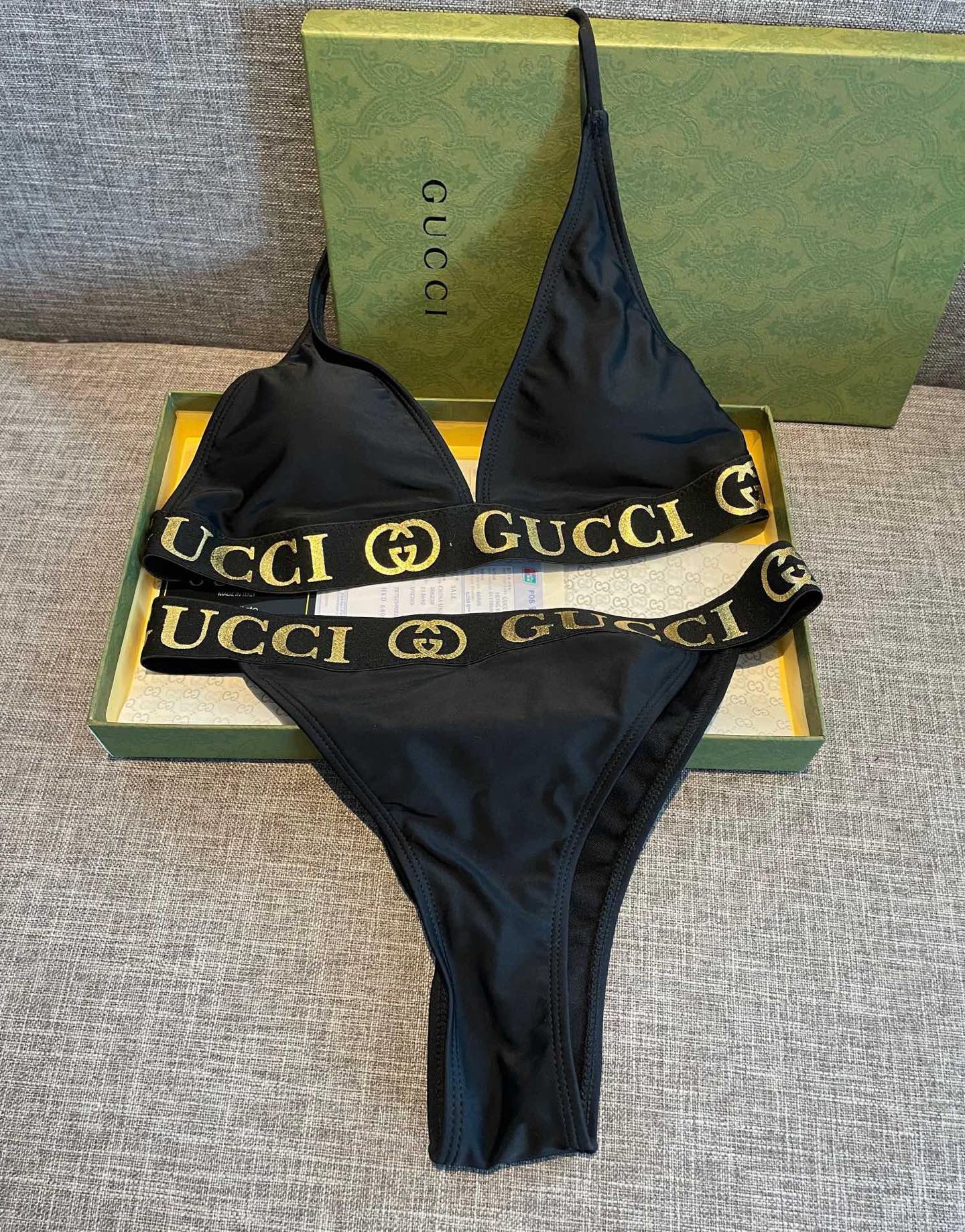 Gucci 古琦 新款👙比基尼分体泳衣套装 烫金logo印花织带吊带内衣+字母织带三角内裤 黑色 S M