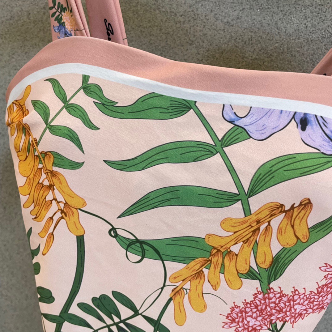 Gucci新款泳衣 双面印花 双面可穿😍🥰适合多种场景的游泳衣🏊‍♀️海边 游泳池 温泉 水上乐园 漂流