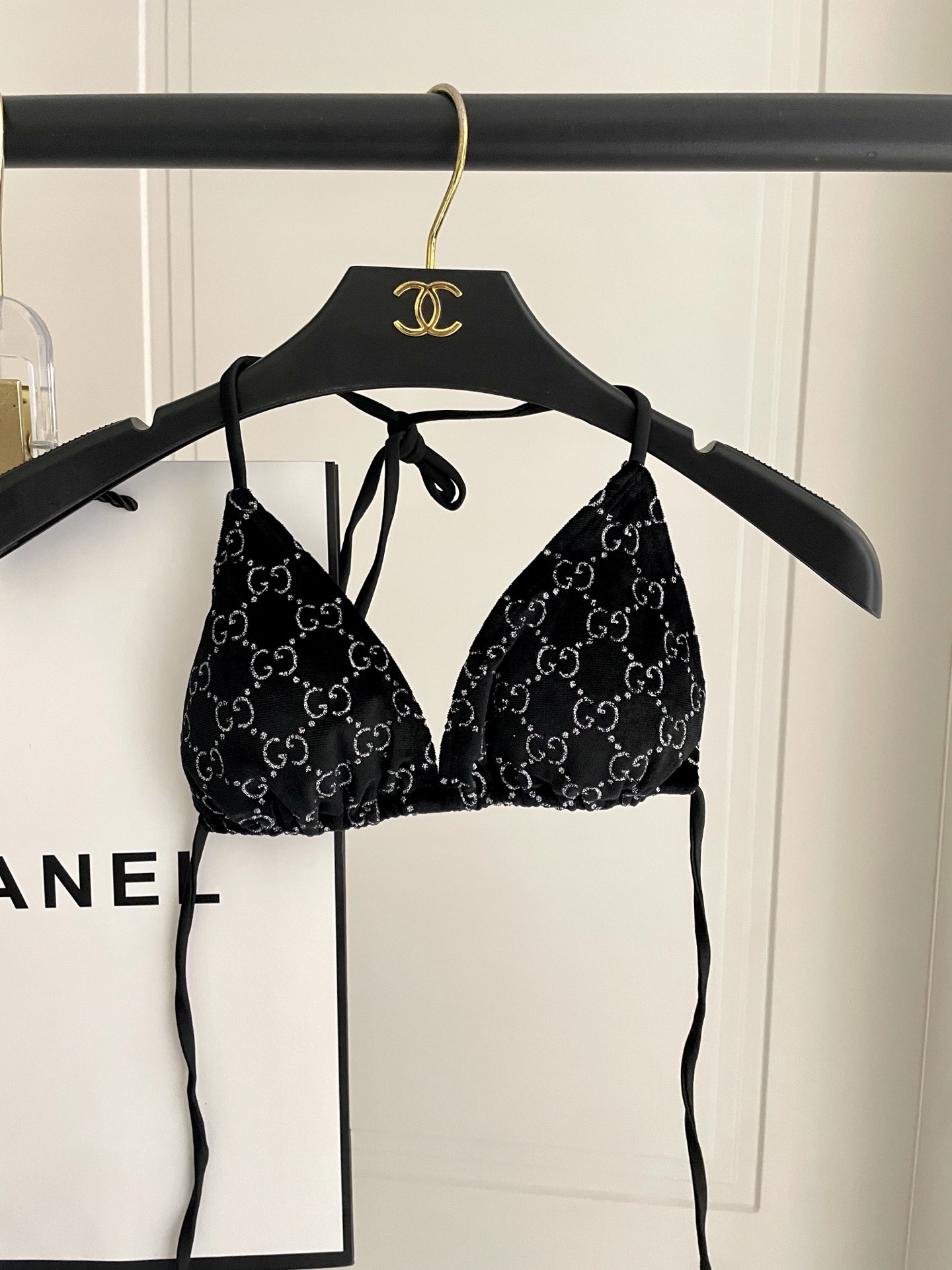 Gucci丝绒分体比基尼😍🥰适合多种场景的游泳衣🏊‍♀️海边 游泳池 温泉 水上乐园 漂流都可以😌内搭也