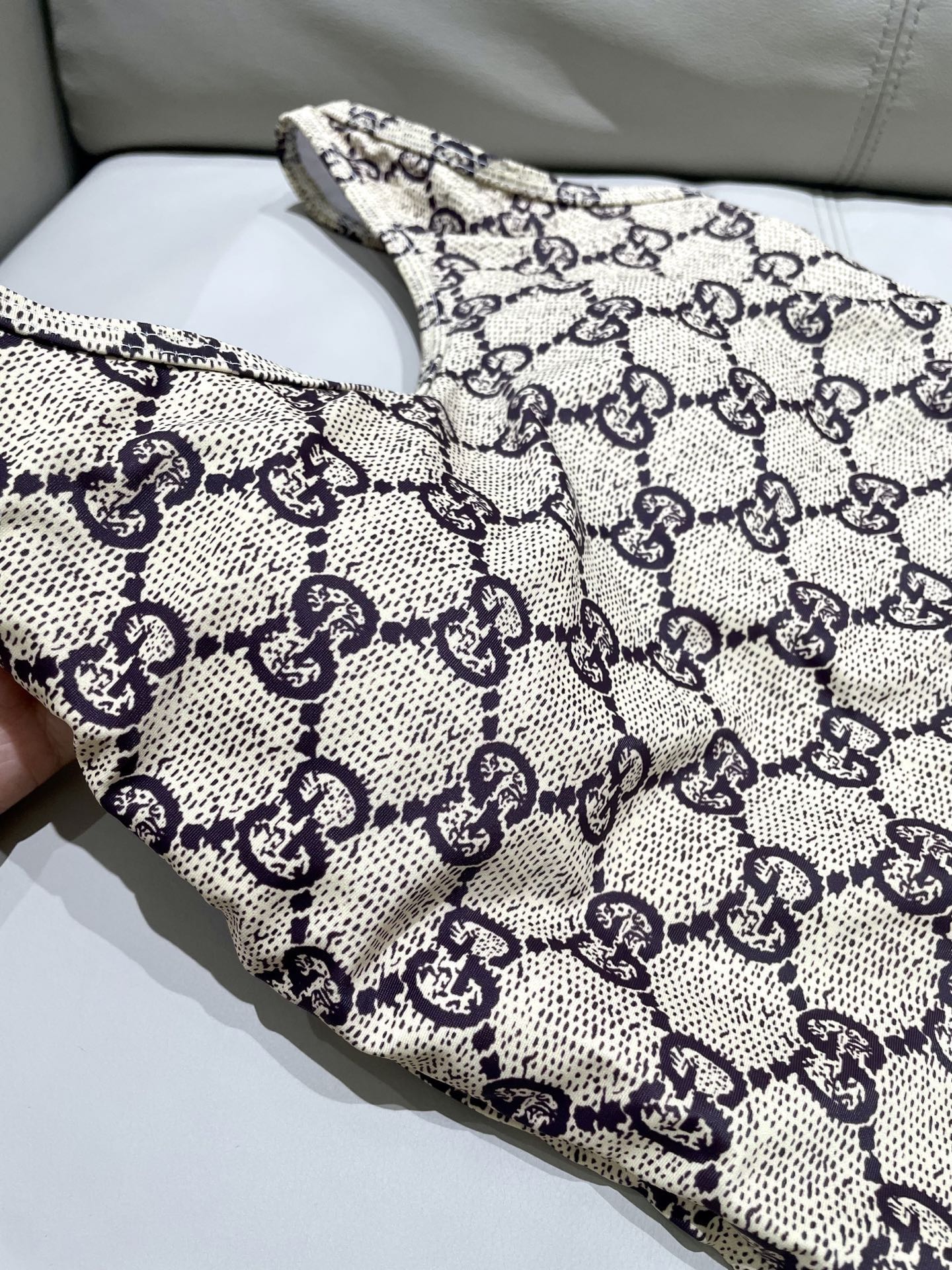 Gucci新款泳衣 实物超级美 😍🥰适合多种场景的游泳衣🏊‍♀️海边 游泳池 温泉 水上乐园 漂流都可以